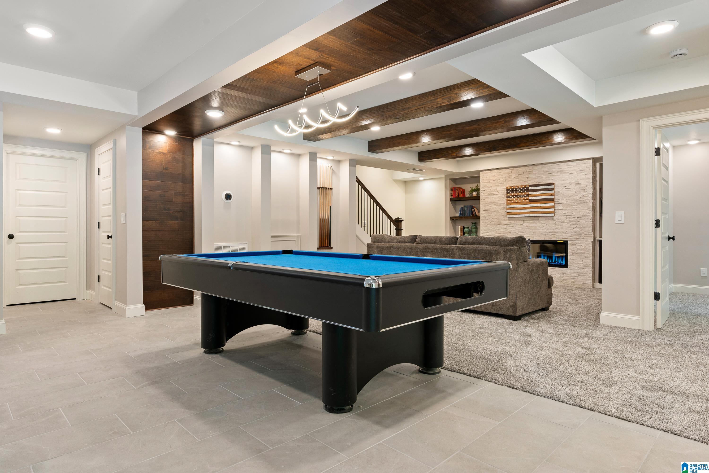 2077 HIGHLAND GATE WAY