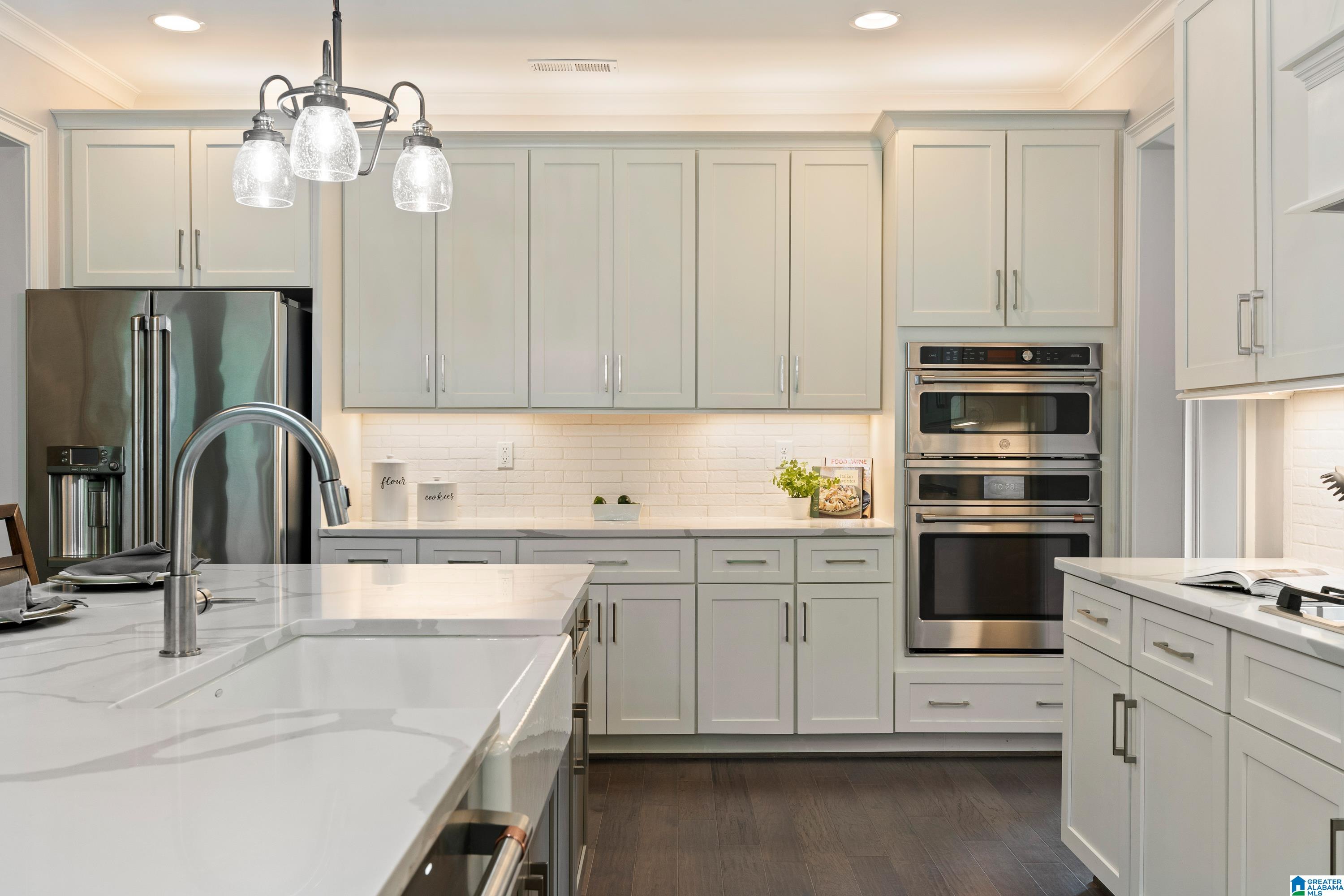 2077 HIGHLAND GATE WAY