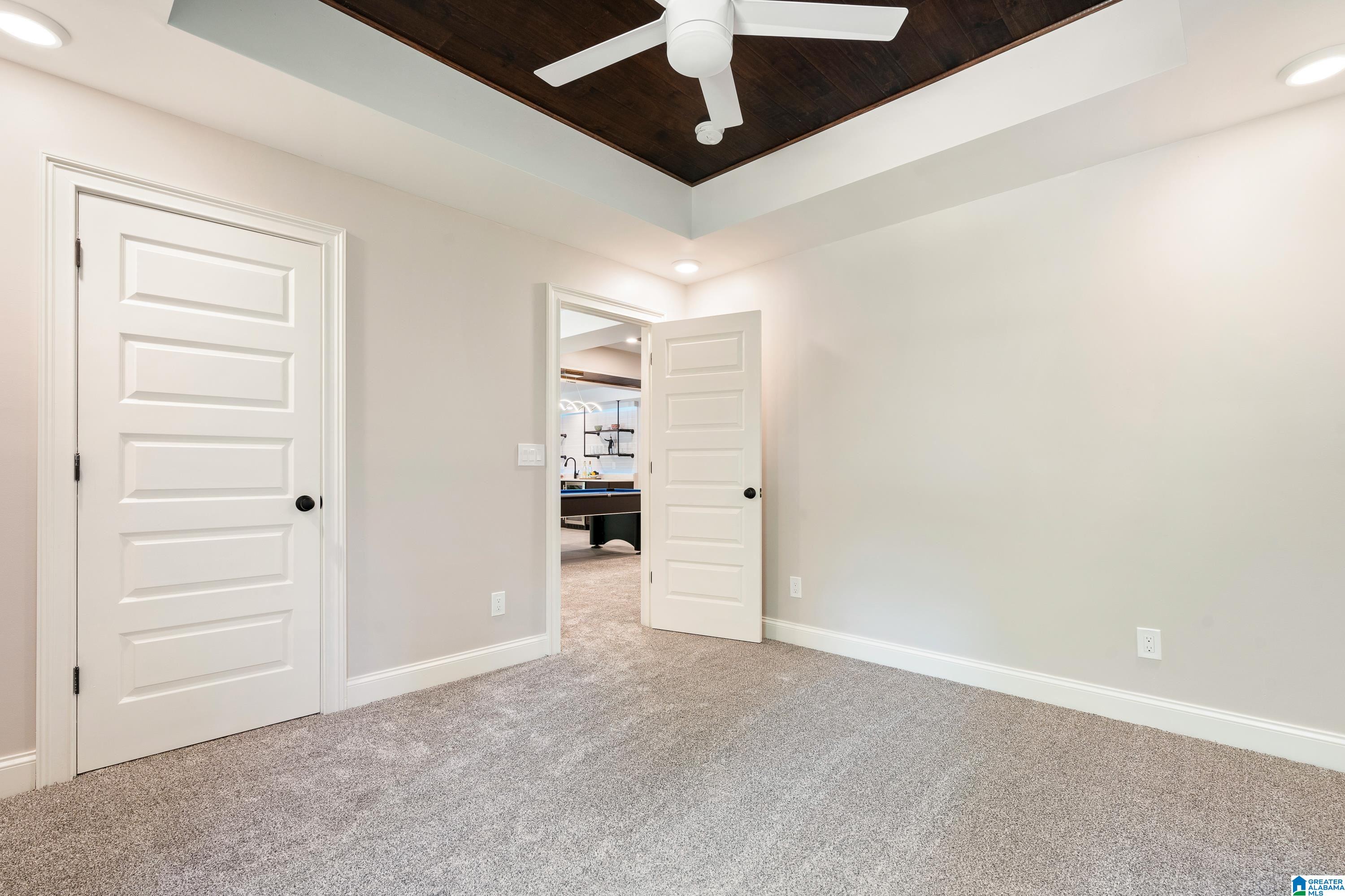 2077 HIGHLAND GATE WAY