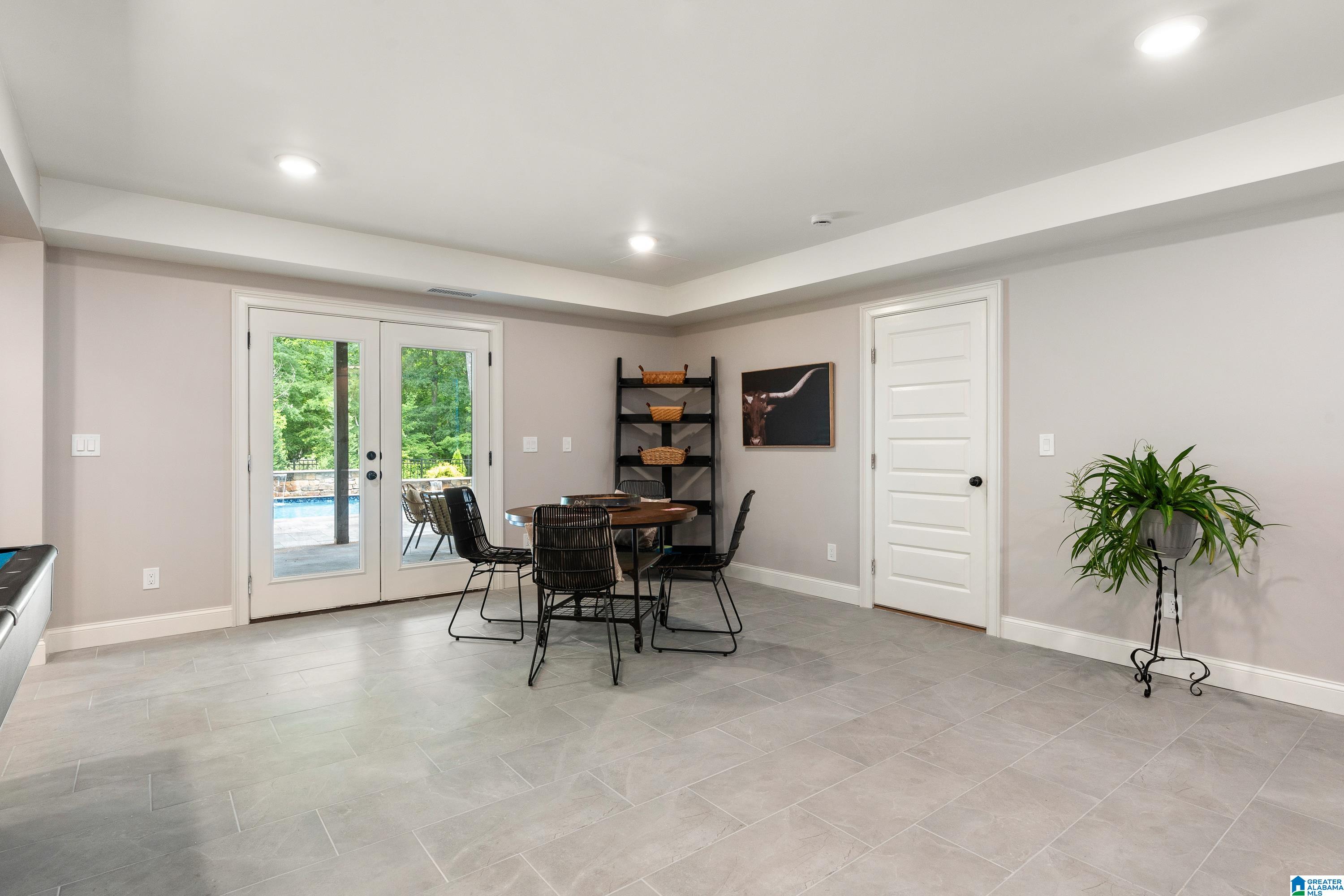 2077 HIGHLAND GATE WAY