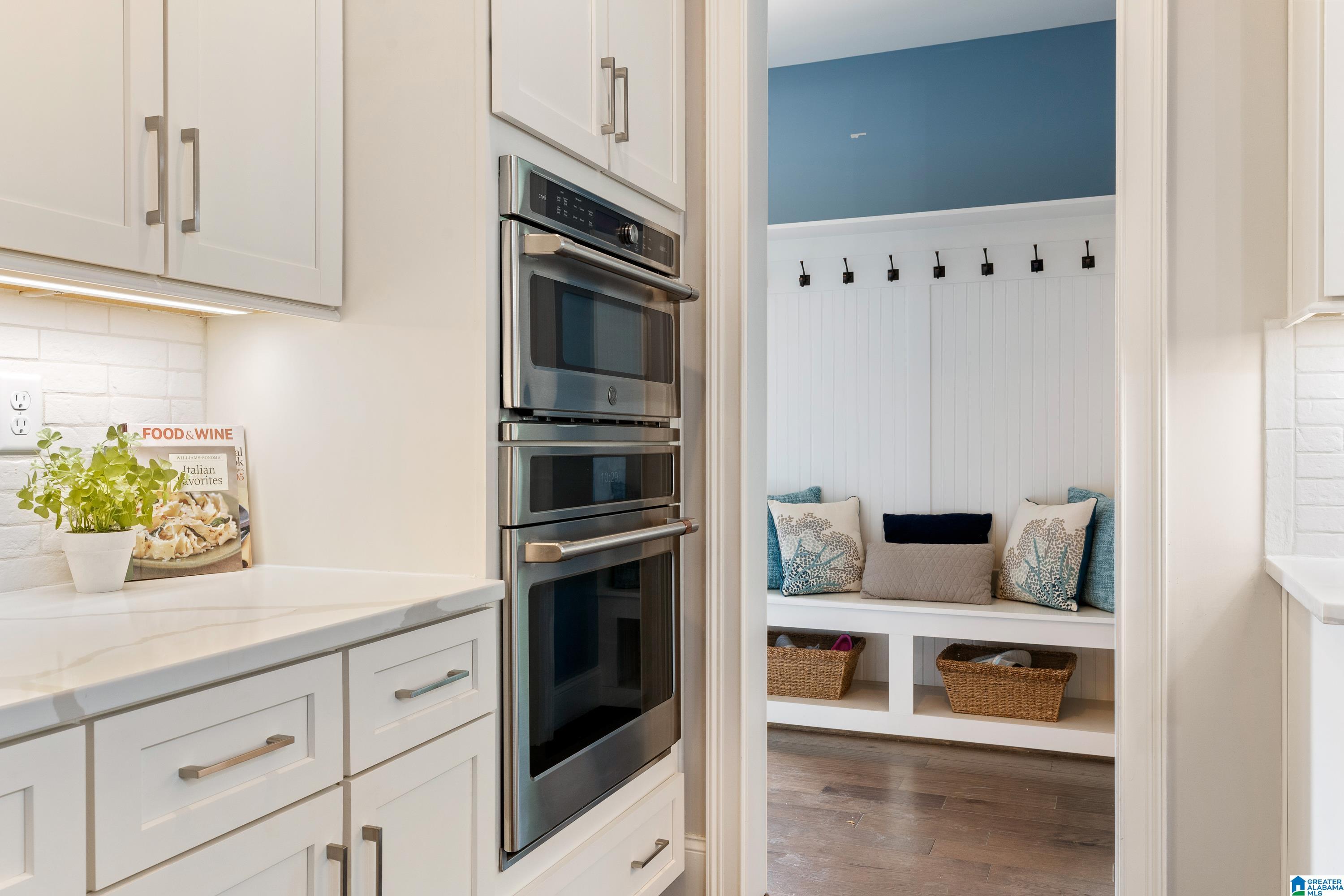 2077 HIGHLAND GATE WAY