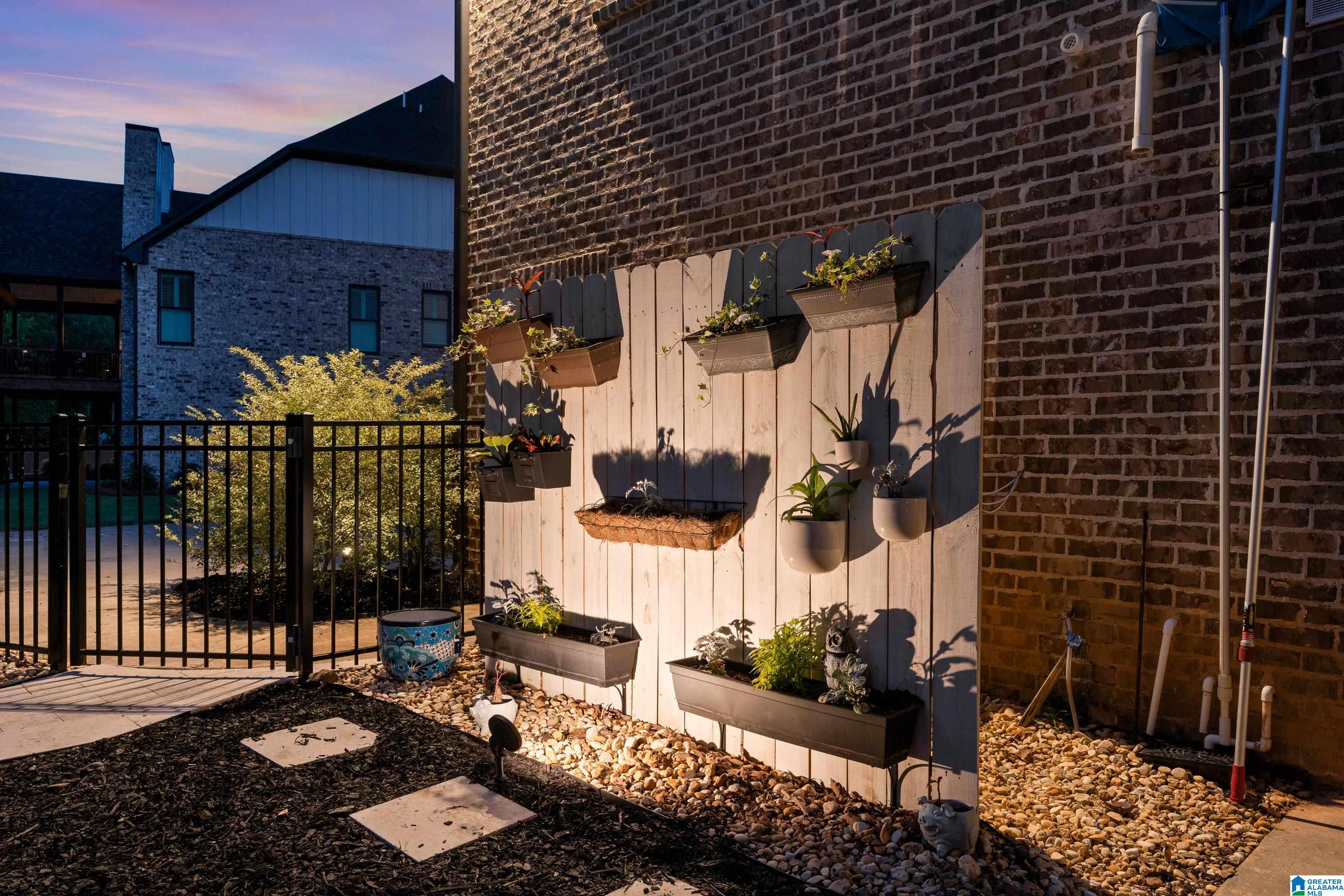 2077 HIGHLAND GATE WAY