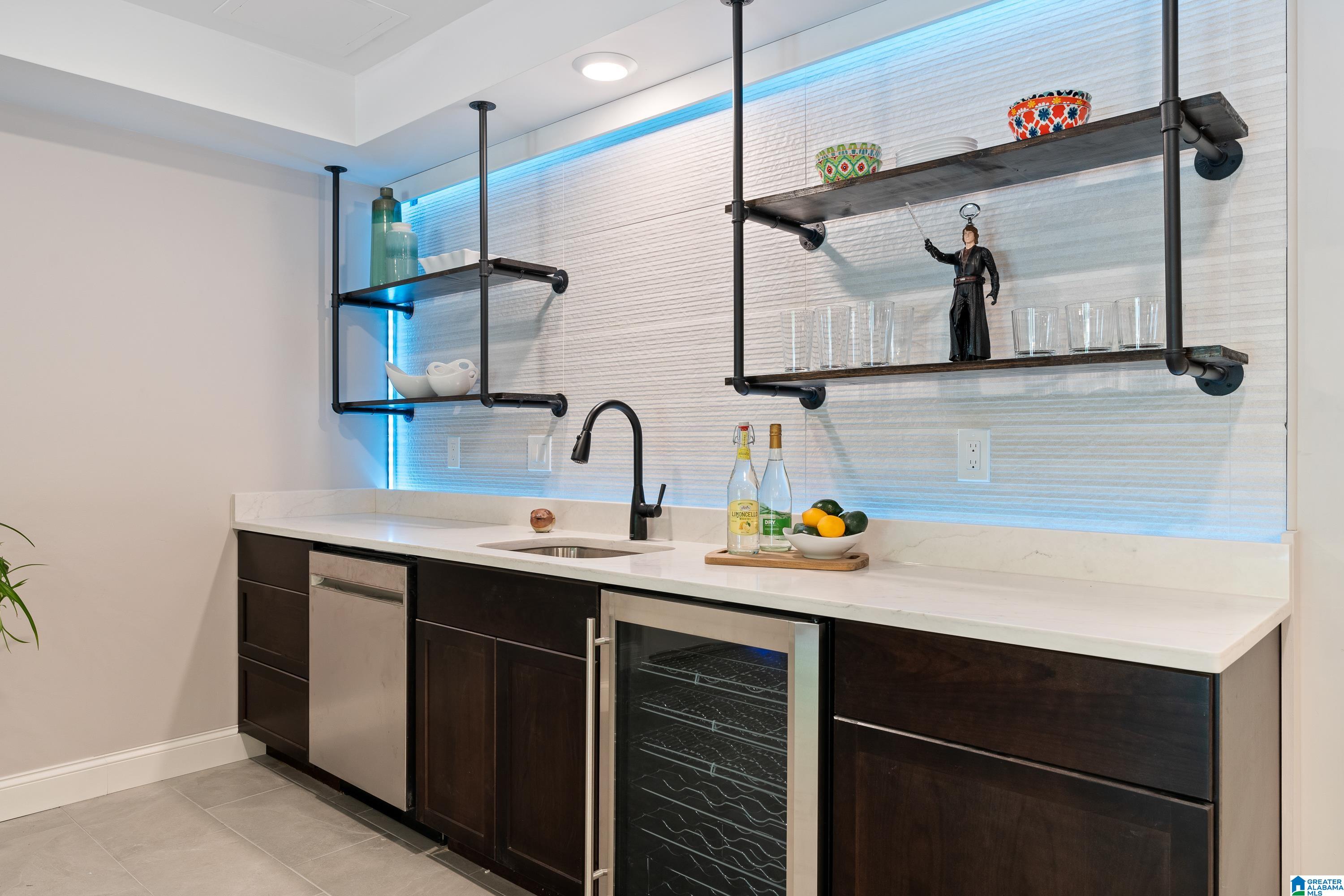 2077 HIGHLAND GATE WAY