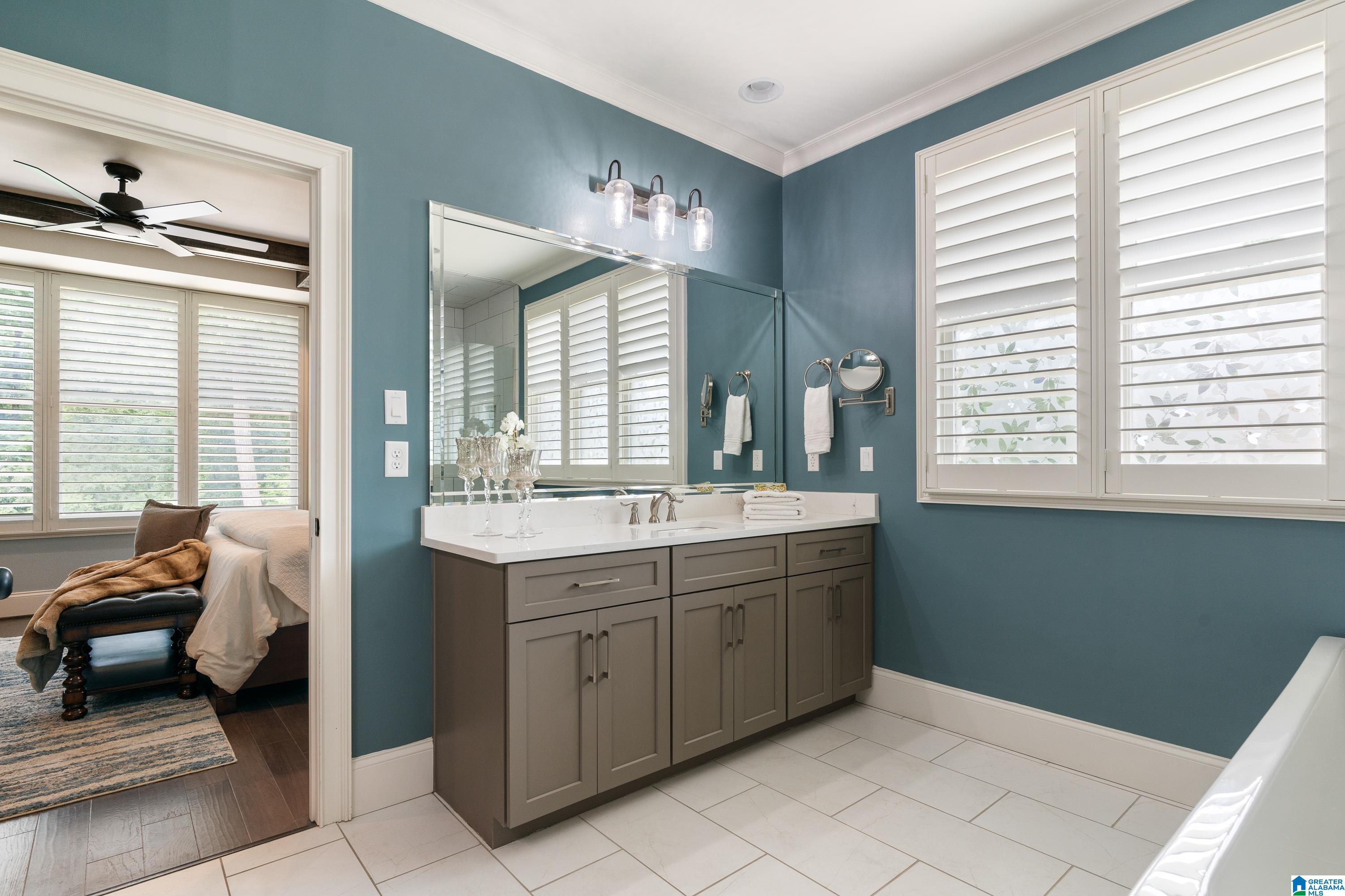 2077 HIGHLAND GATE WAY