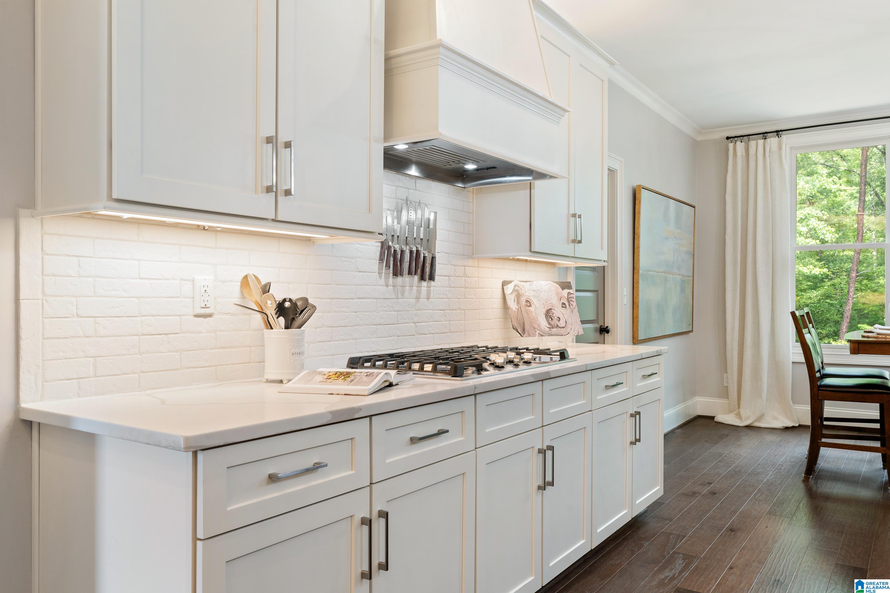 2077 HIGHLAND GATE WAY