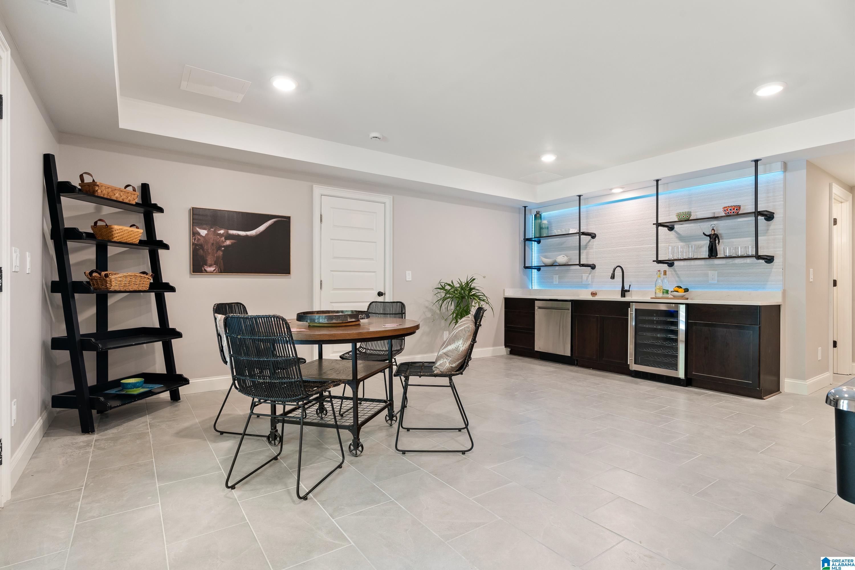 2077 HIGHLAND GATE WAY