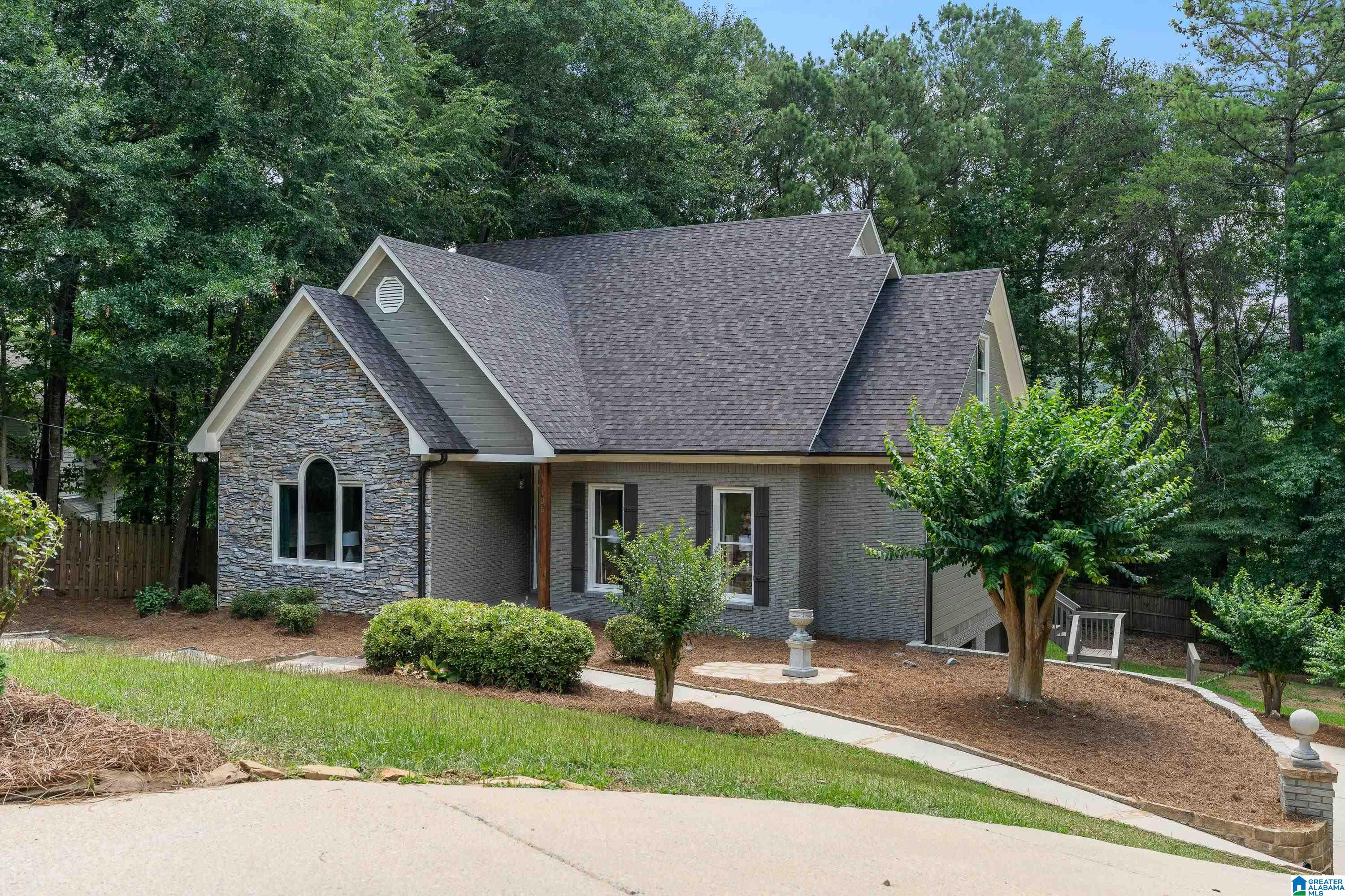 135 OVERVIEW DRIVE