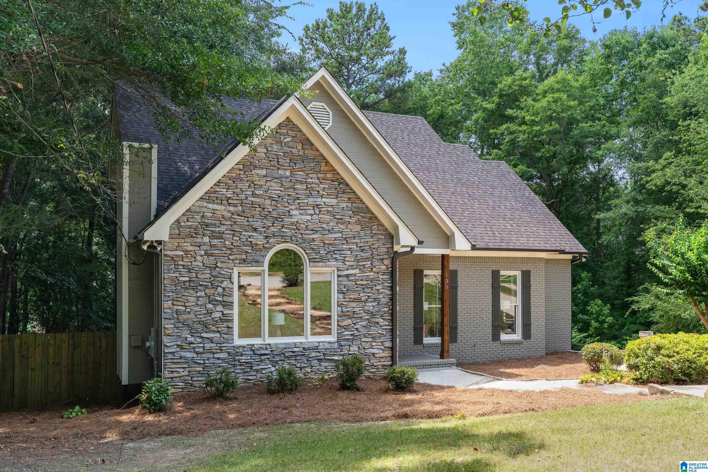 135 OVERVIEW DRIVE