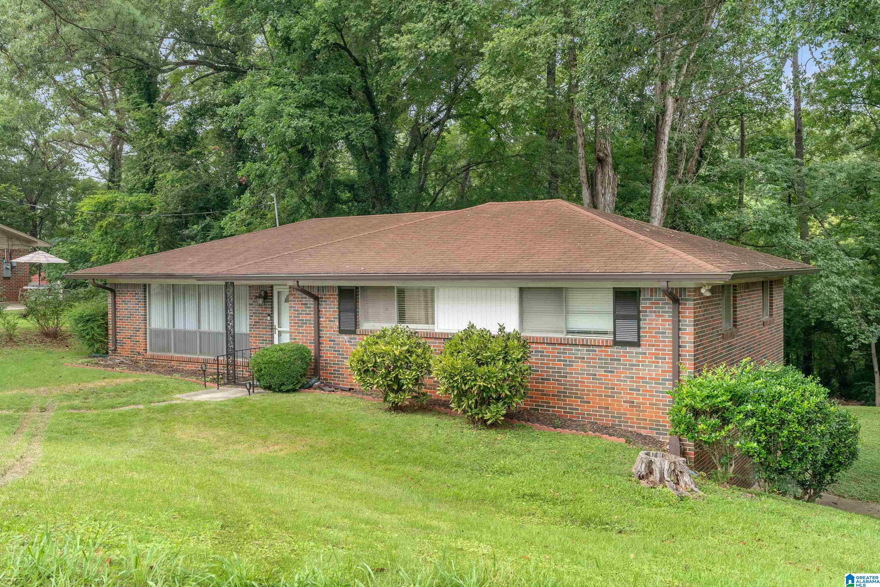 1028 AVOCADO CIRCLE