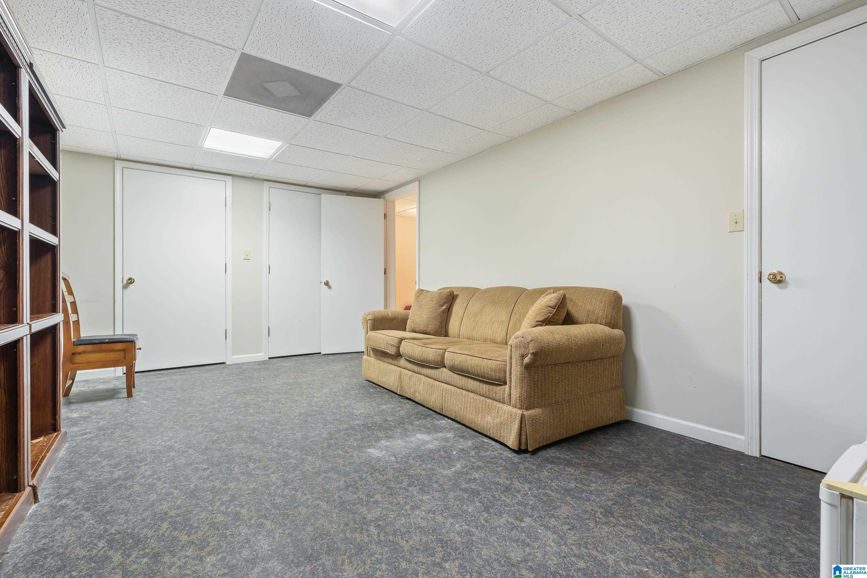 1028 AVOCADO CIRCLE
