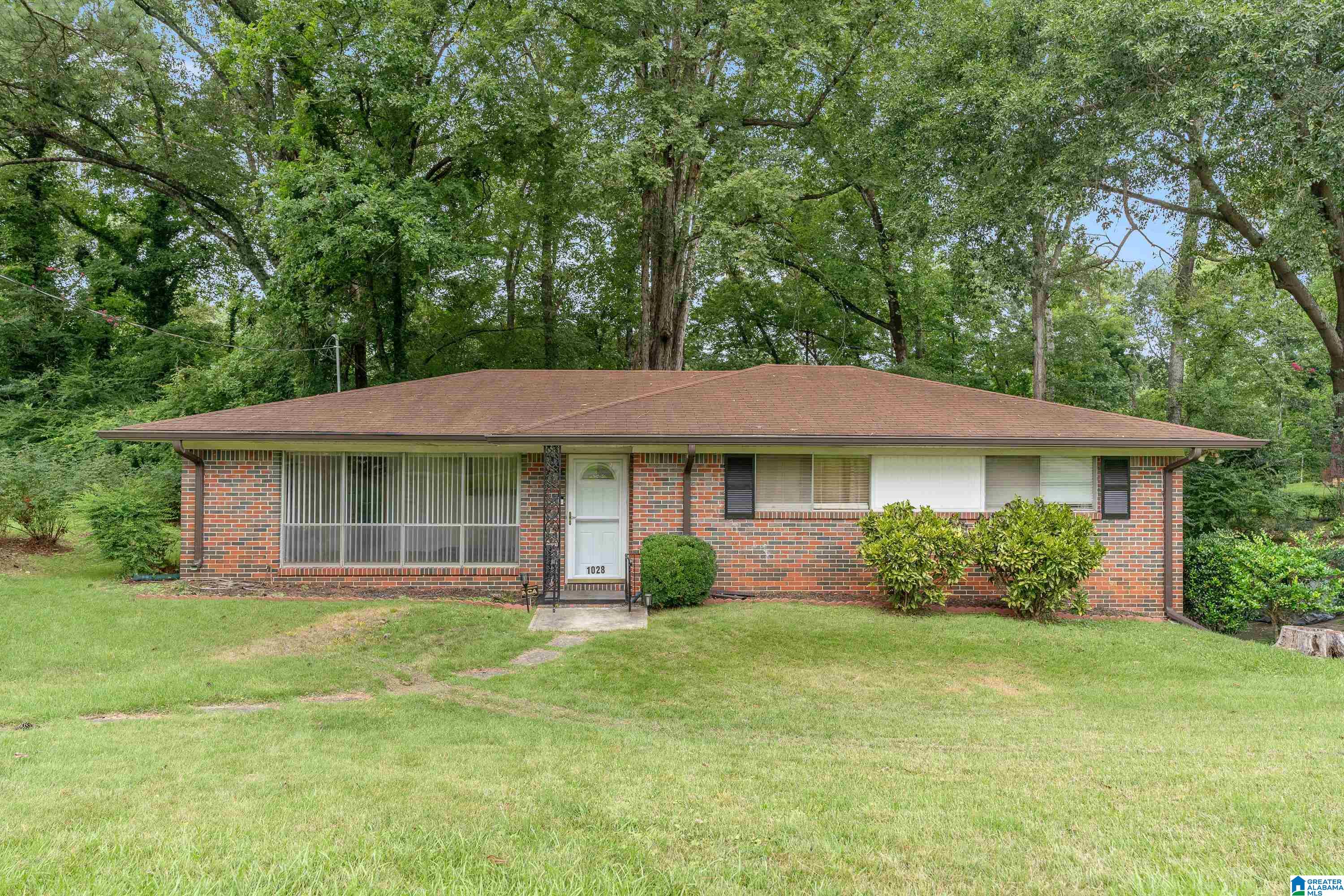 1028 AVOCADO CIRCLE