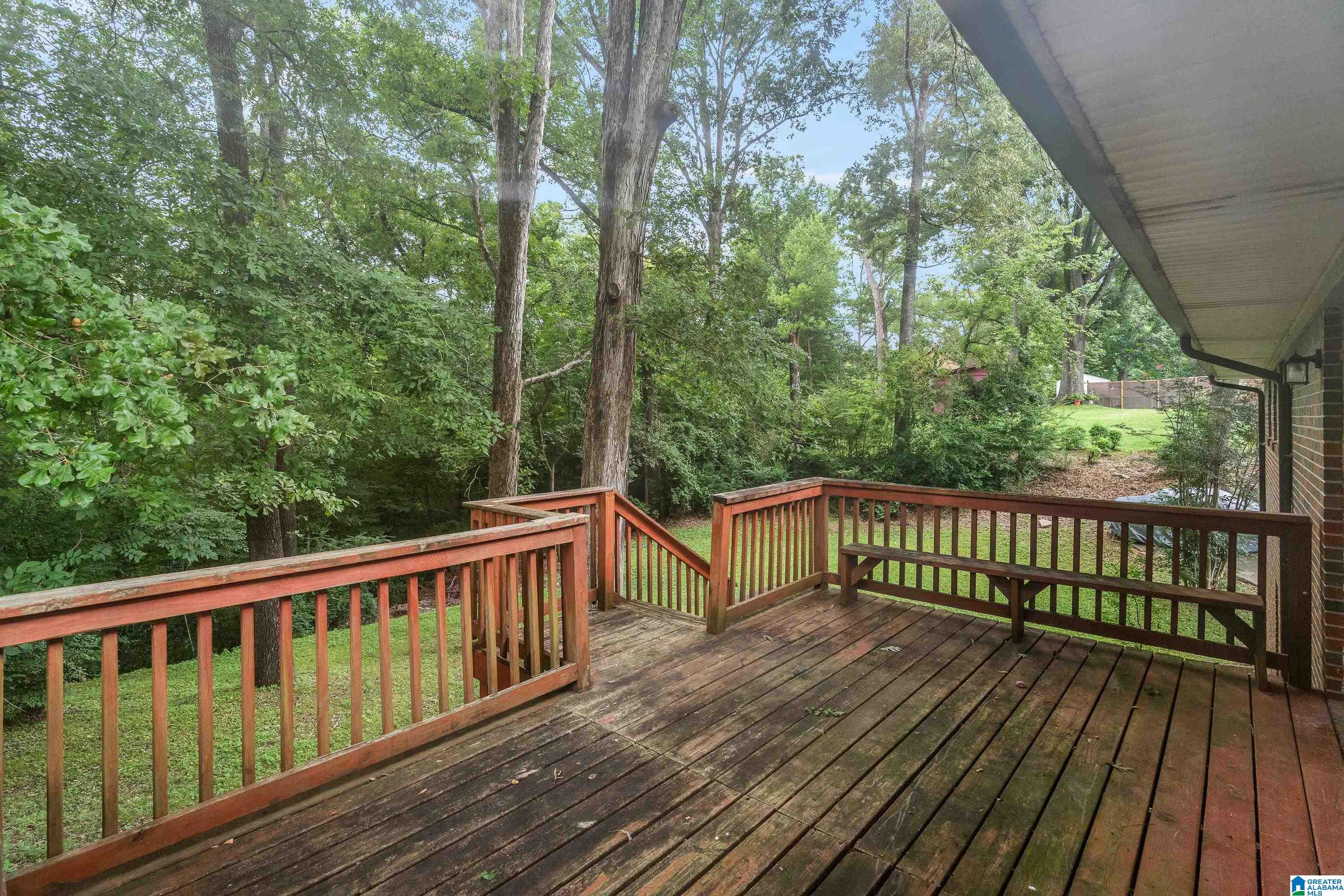 1028 AVOCADO CIRCLE