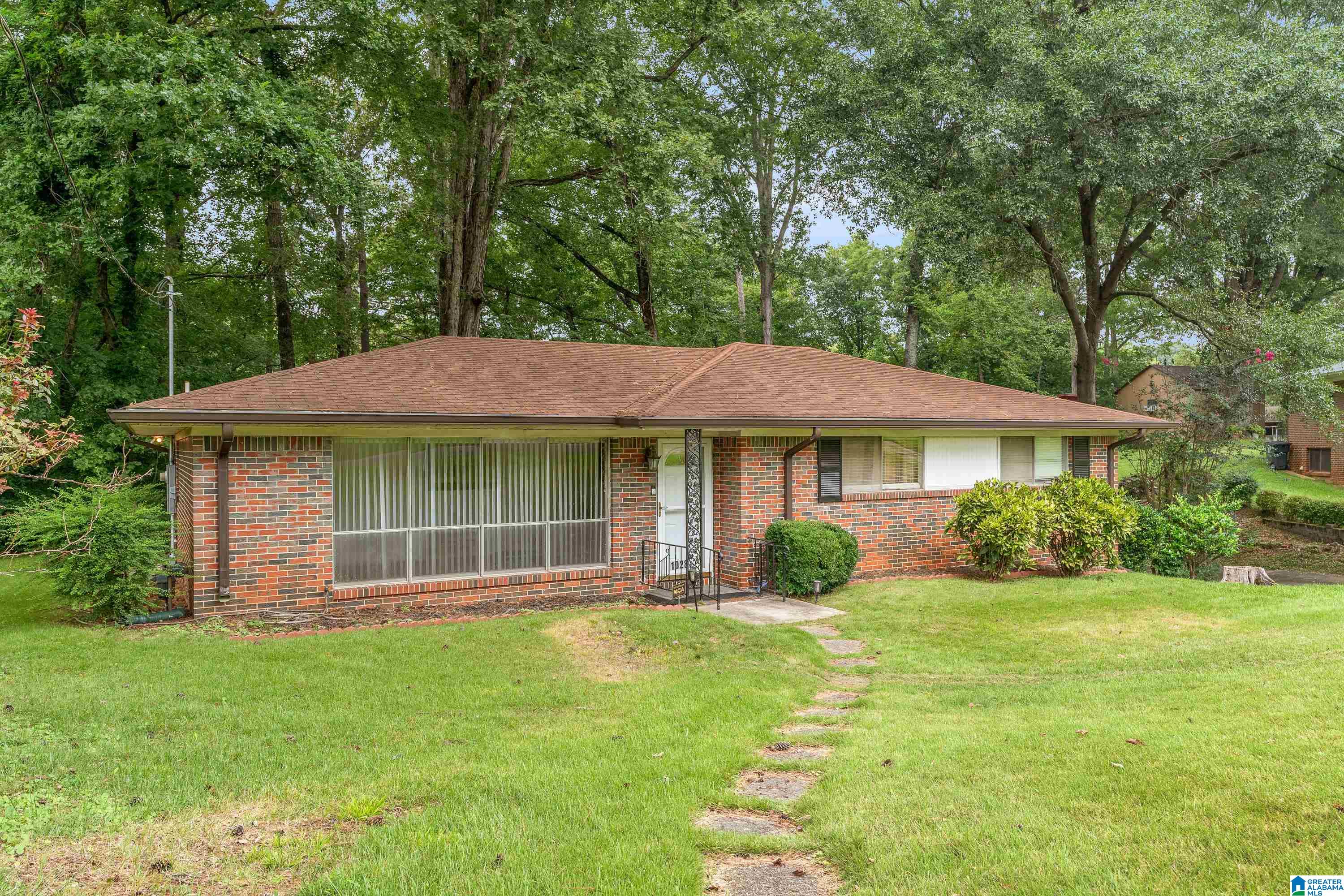 1028 AVOCADO CIRCLE