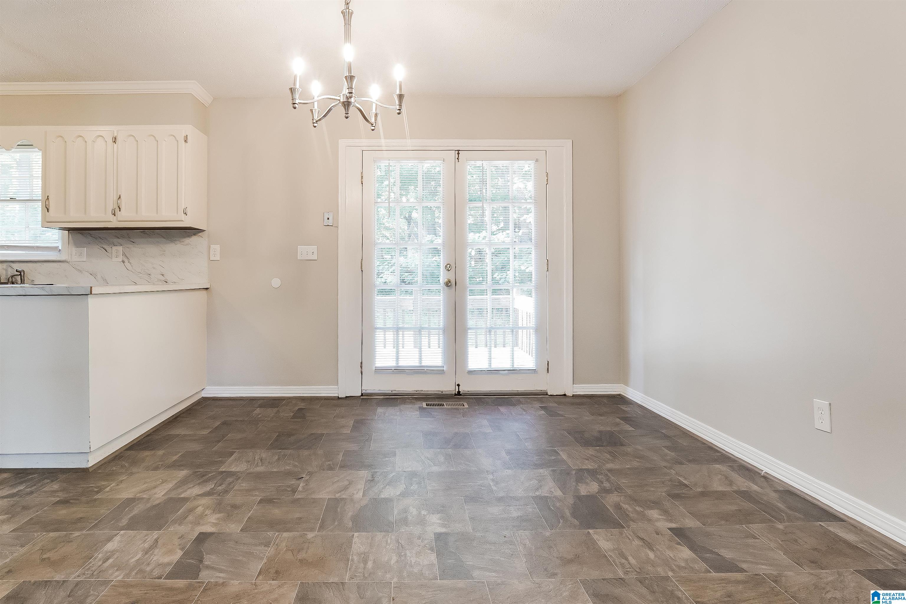 5821 DOGWOOD CIRCLE