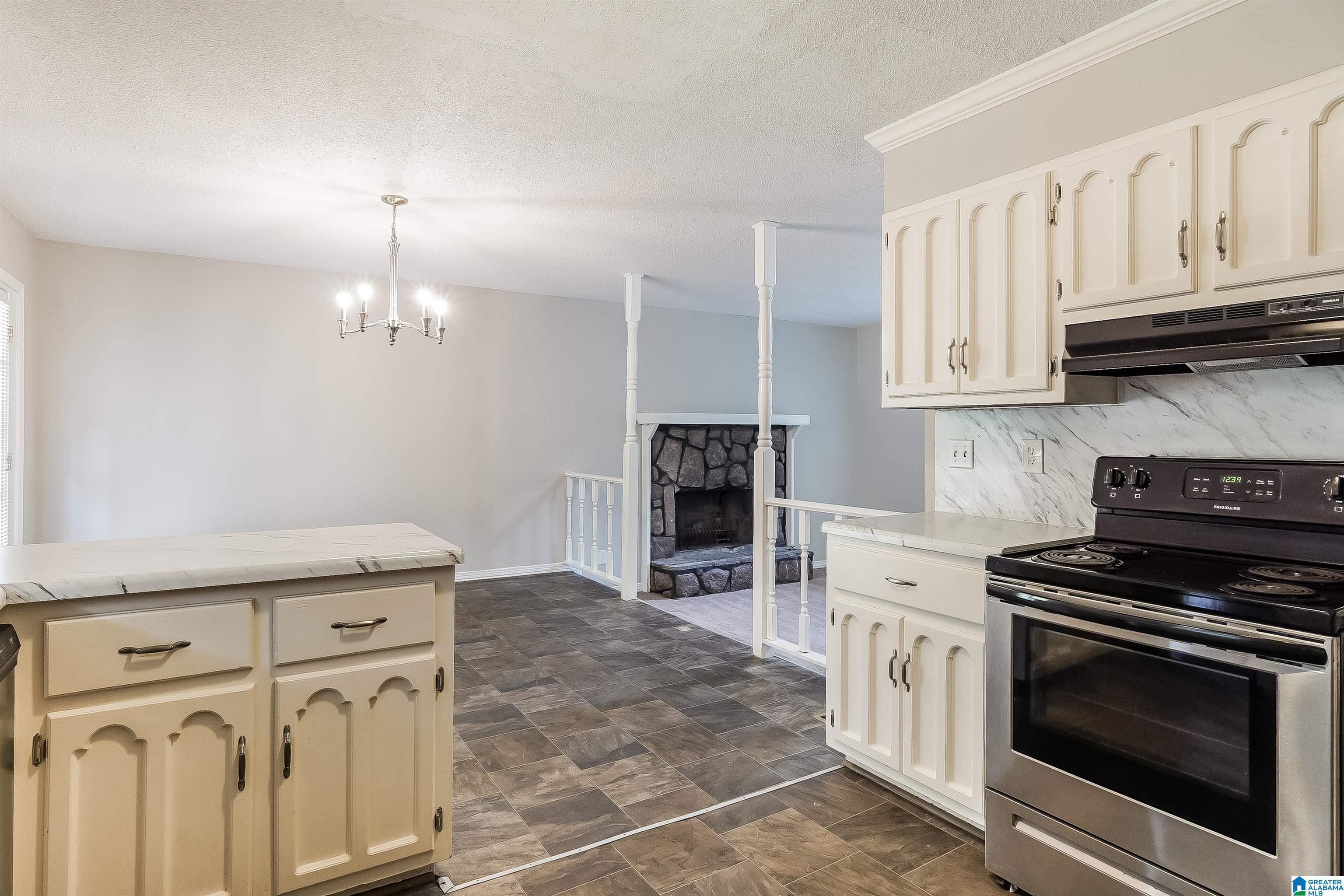 5821 DOGWOOD CIRCLE