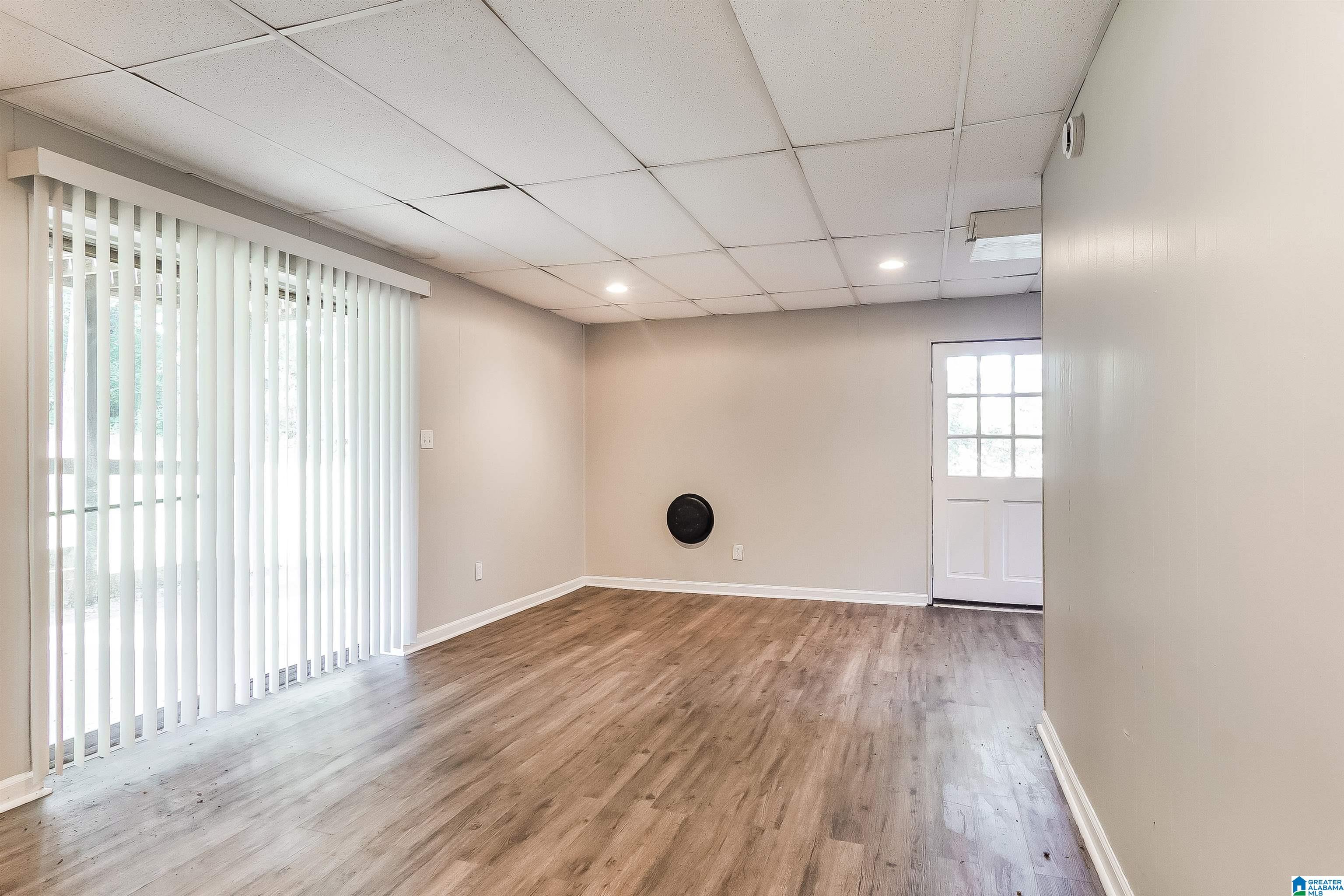 5821 DOGWOOD CIRCLE