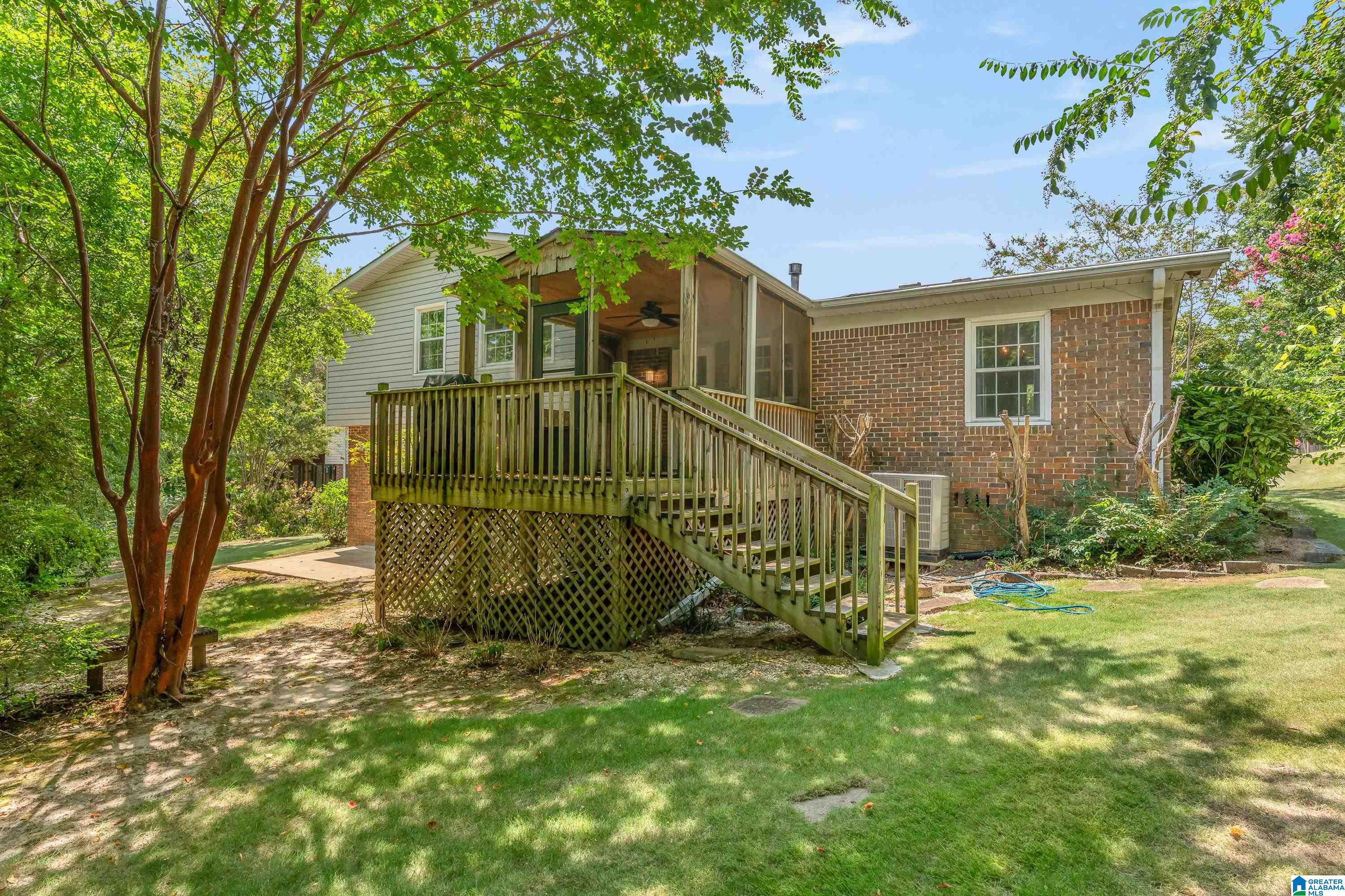 2211 SANDERS CIRCLE S