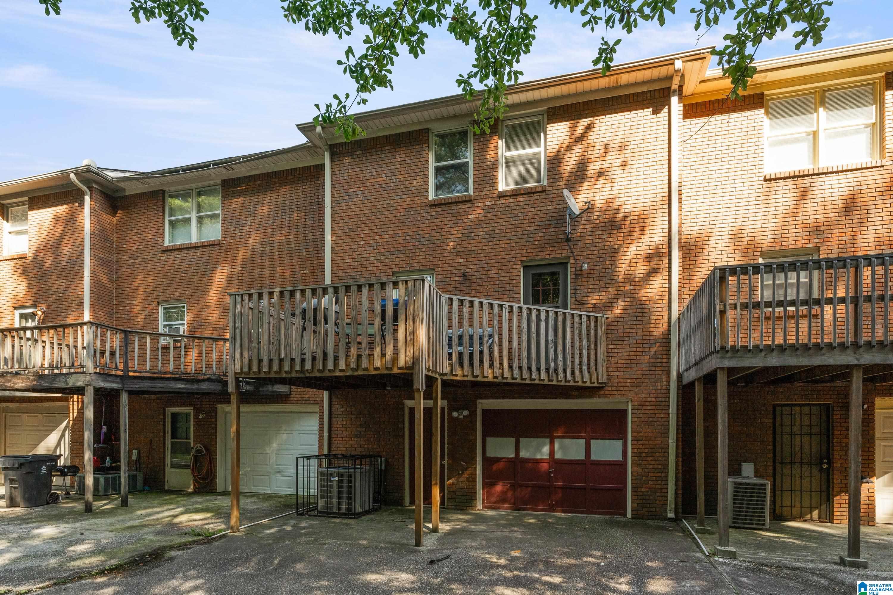 1986 TOWNHOUSE LANE