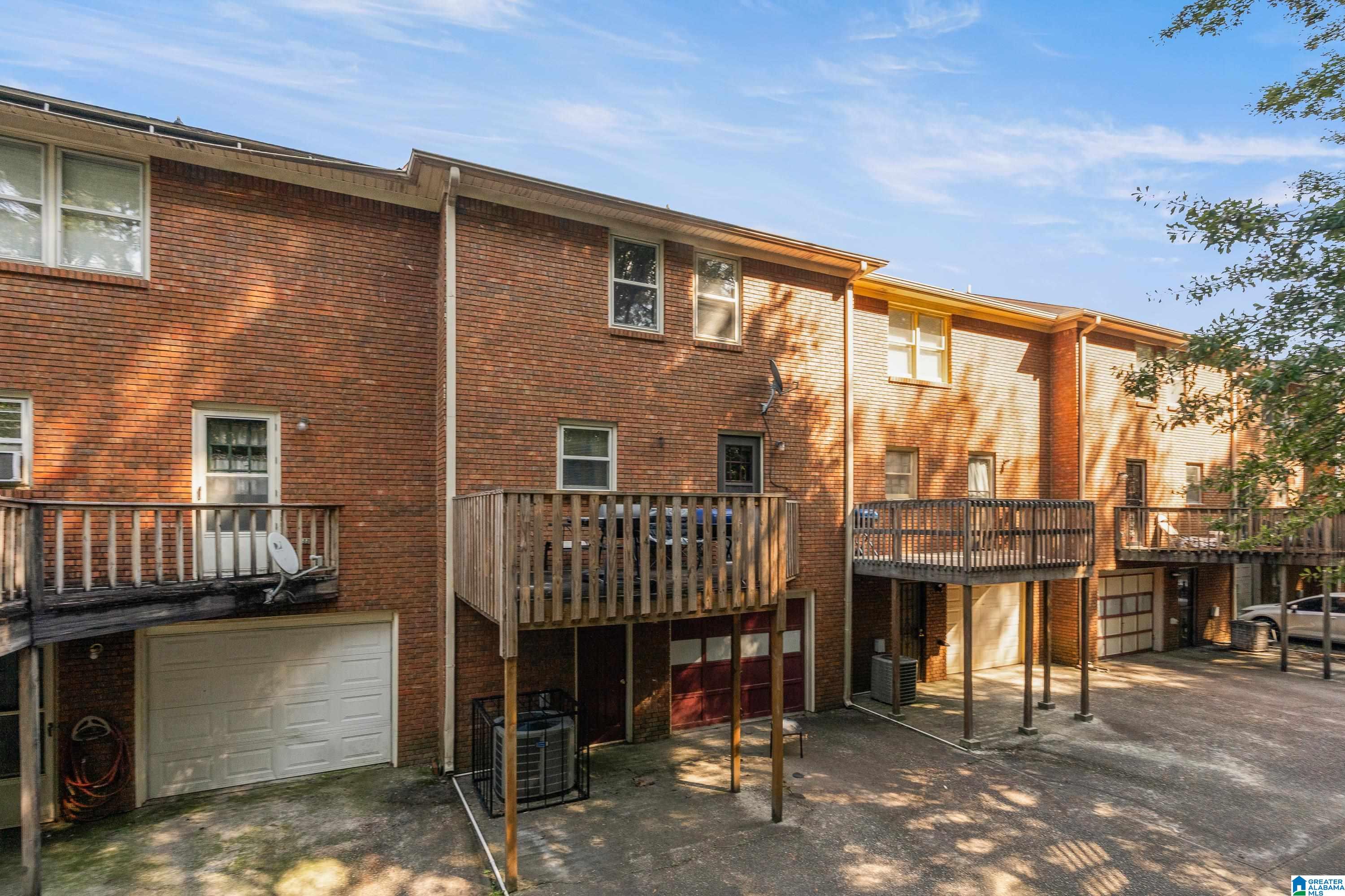 1986 TOWNHOUSE LANE