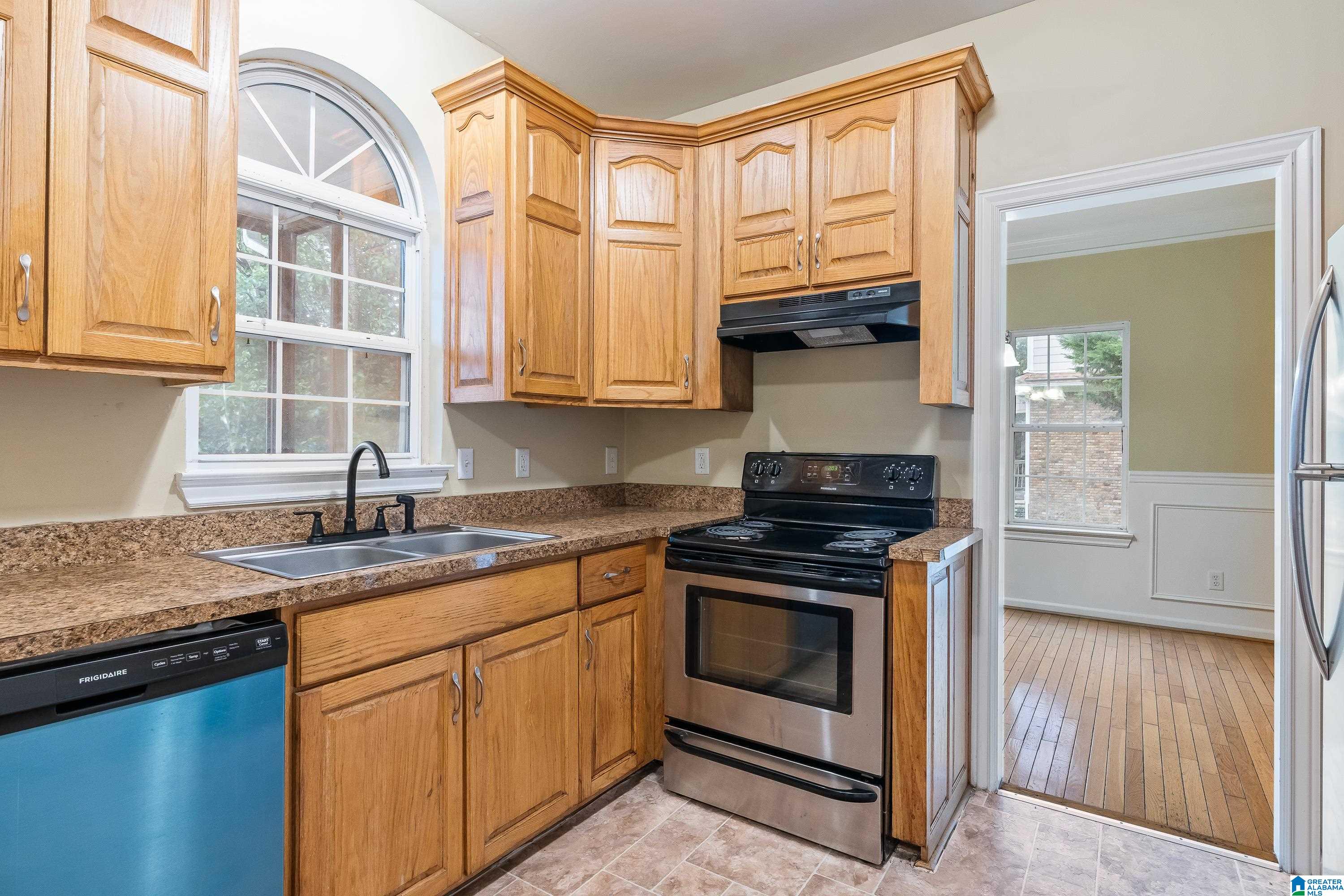 5008 GOLD LEAF LANE