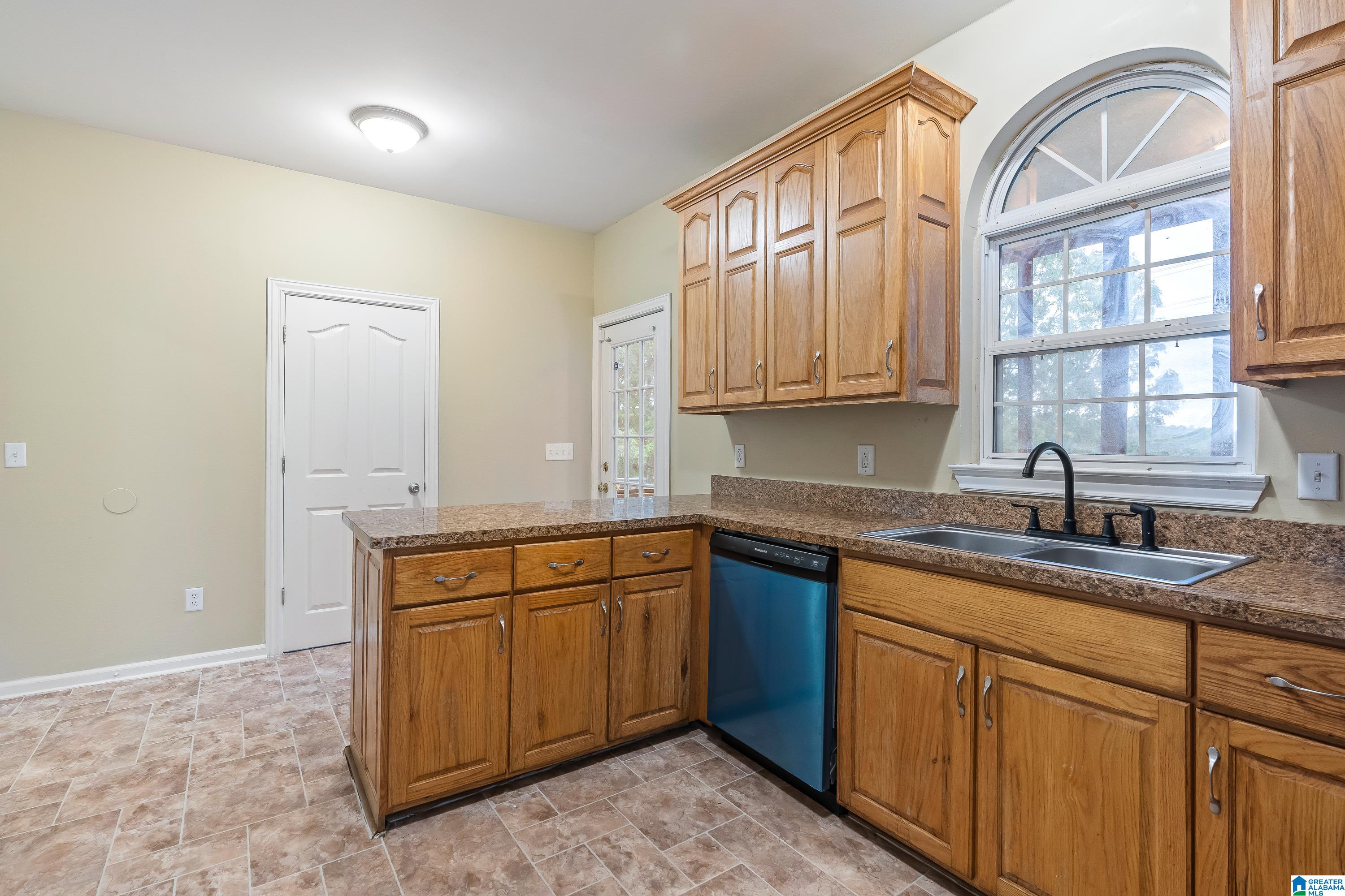 5008 GOLD LEAF LANE