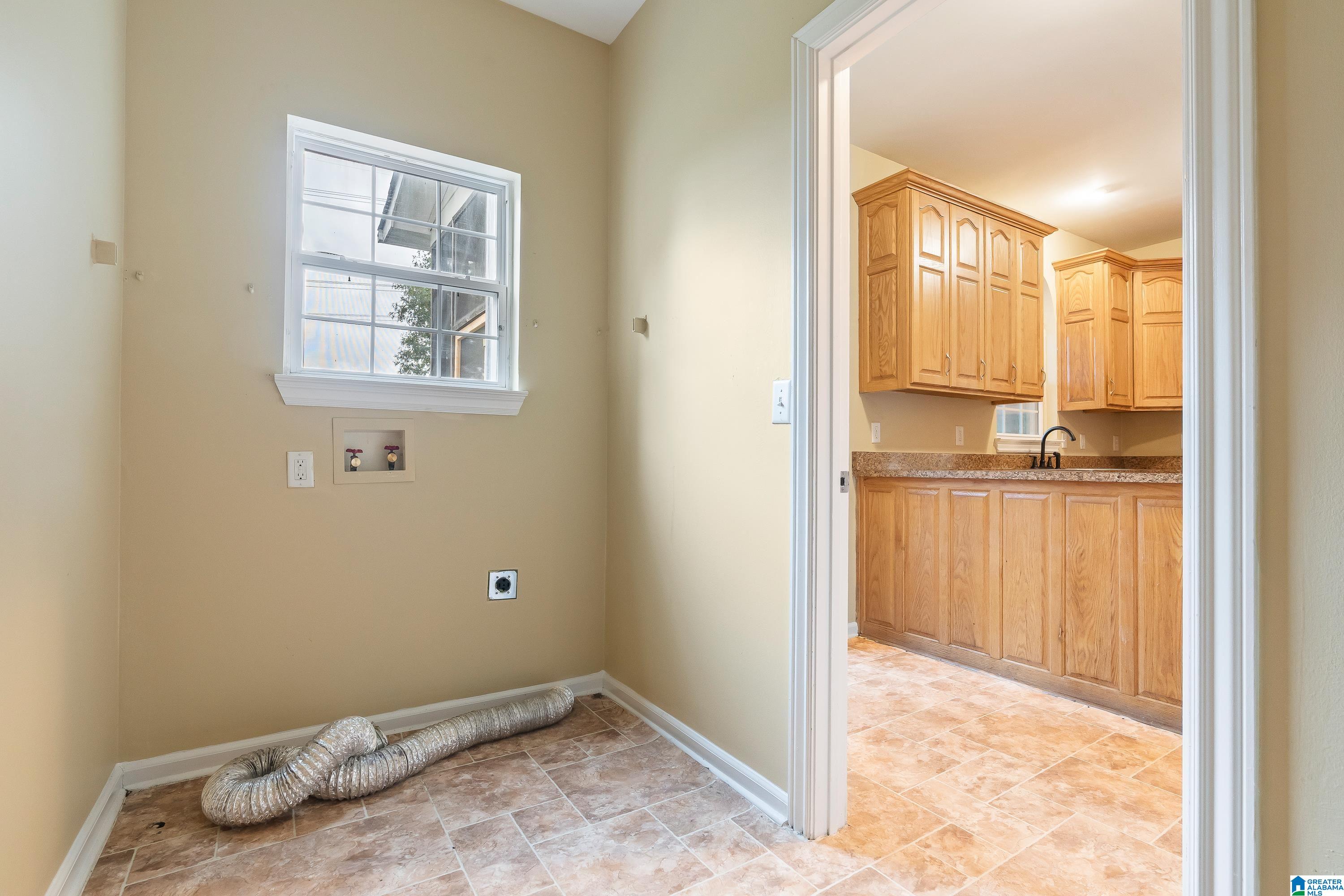 5008 GOLD LEAF LANE