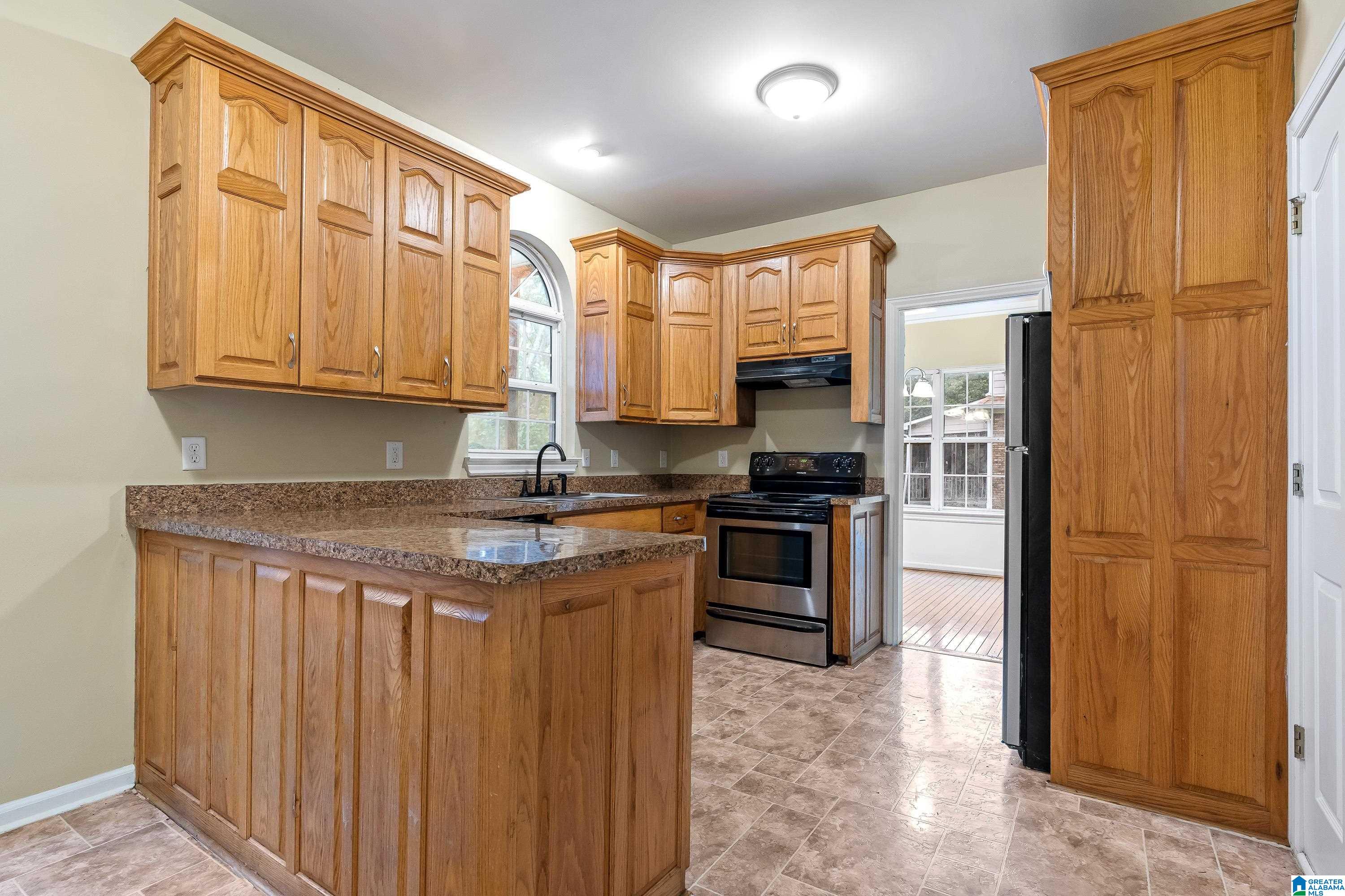 5008 GOLD LEAF LANE