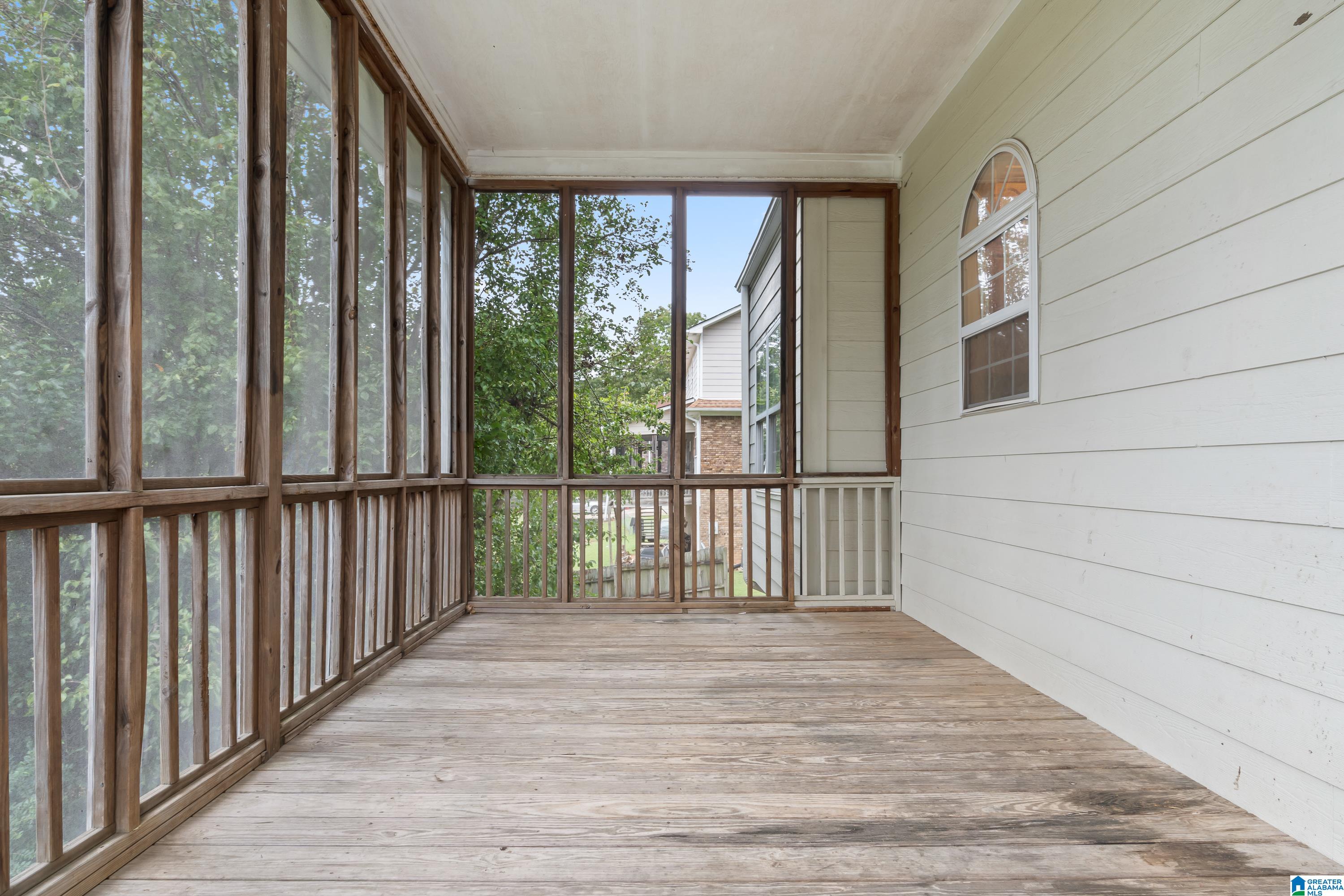5008 GOLD LEAF LANE