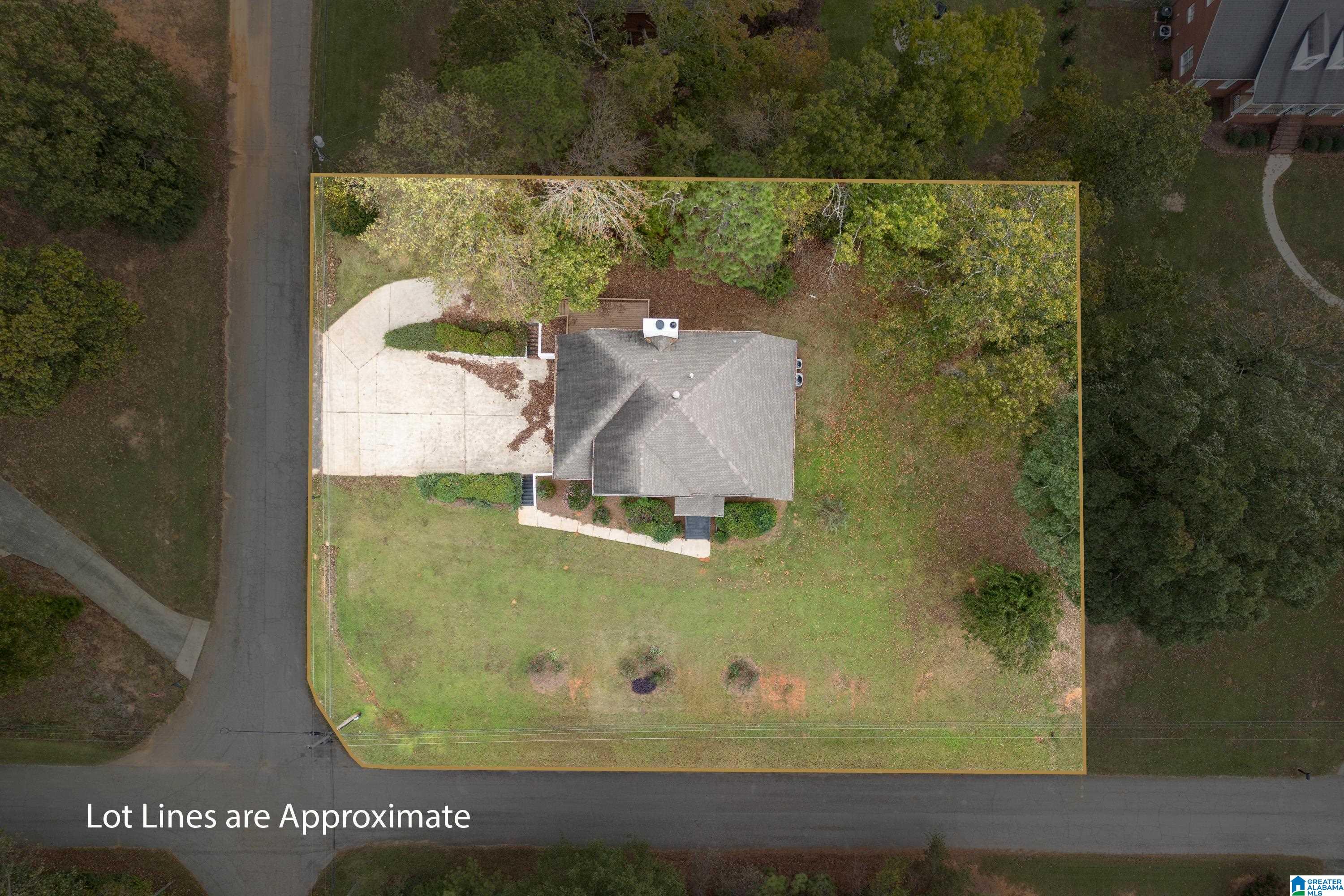 8640 LAKE DRIVE