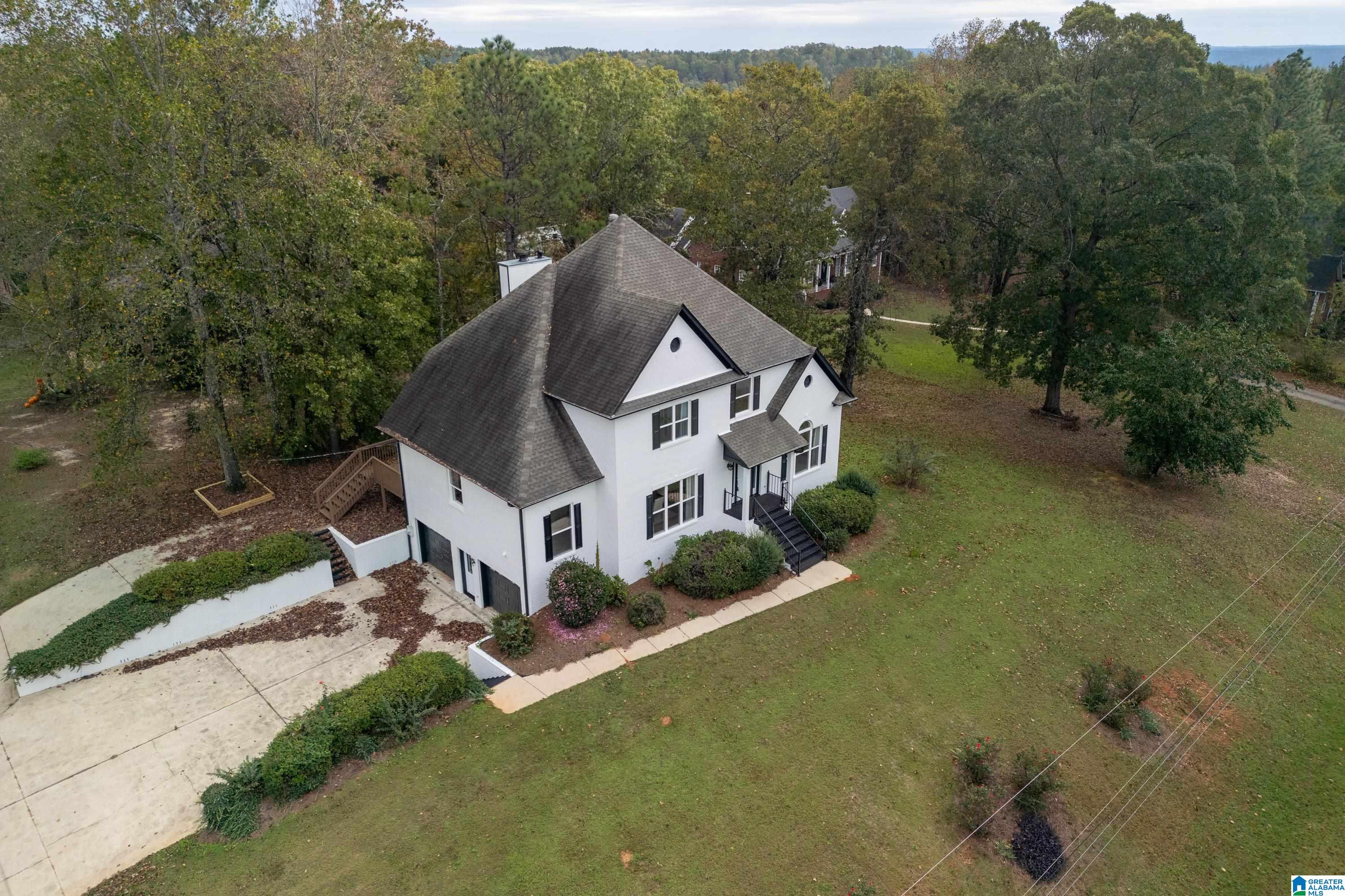 8640 LAKE DRIVE