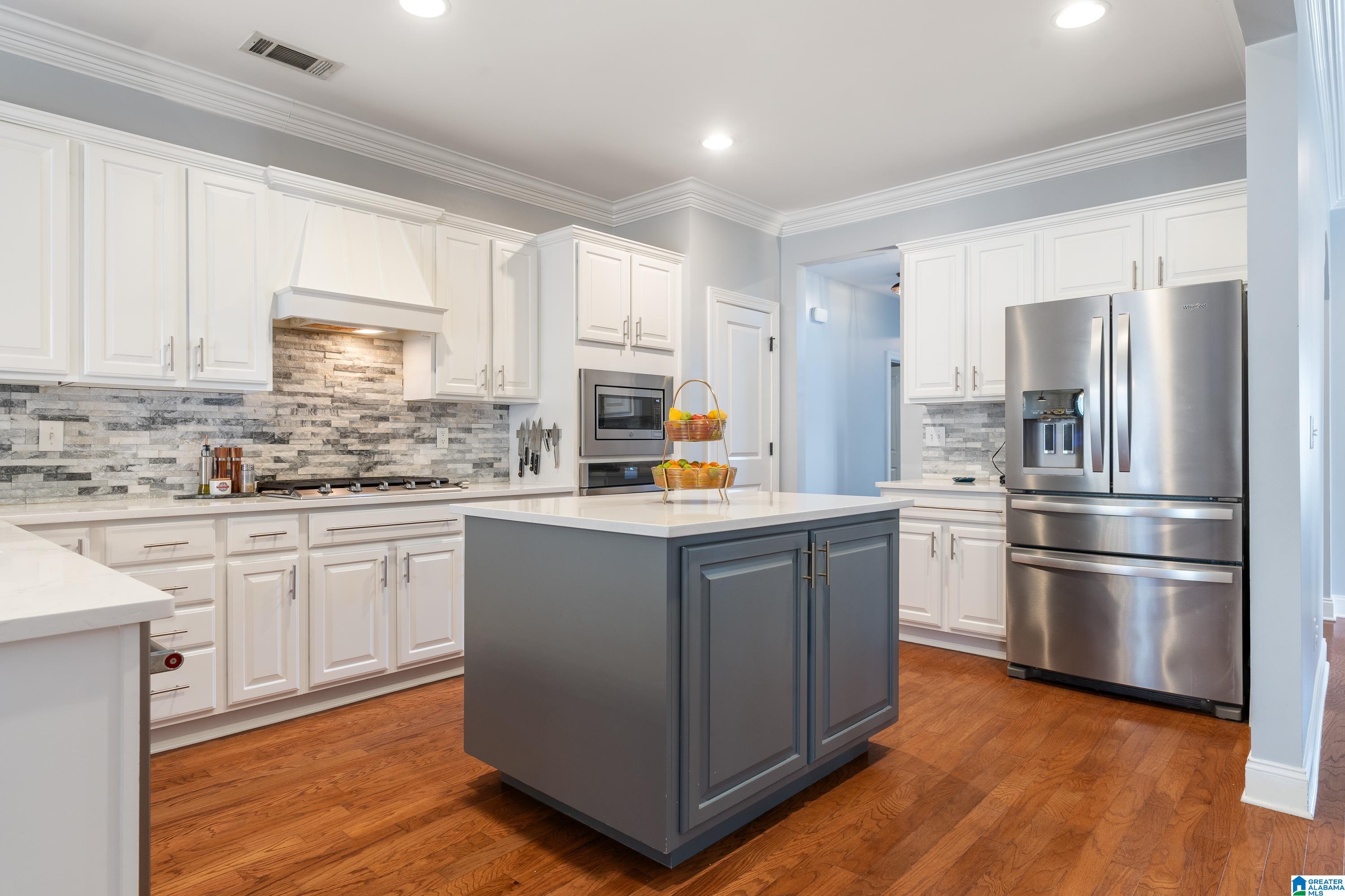 525 TWIN CREEK ROAD