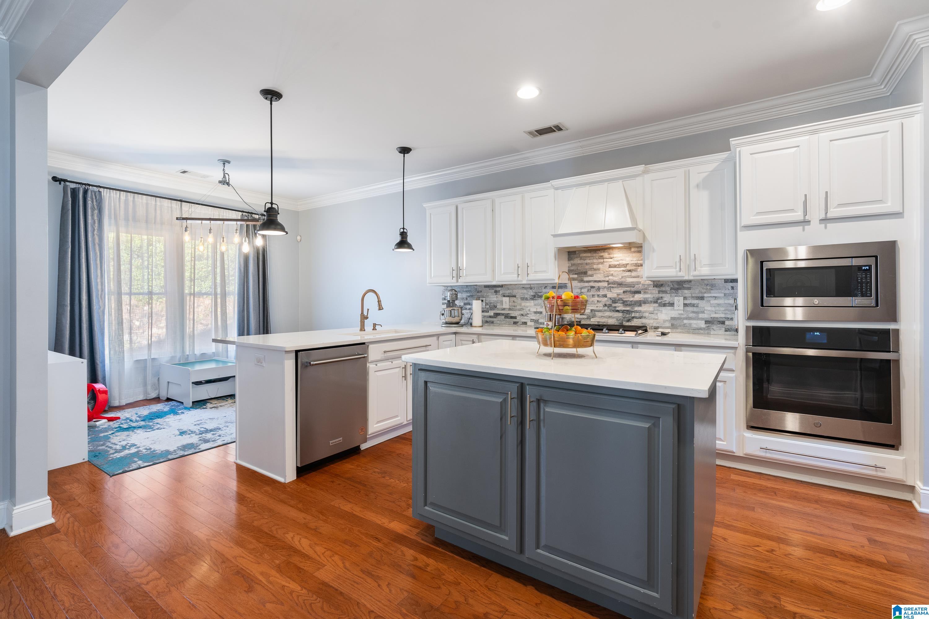 525 TWIN CREEK ROAD