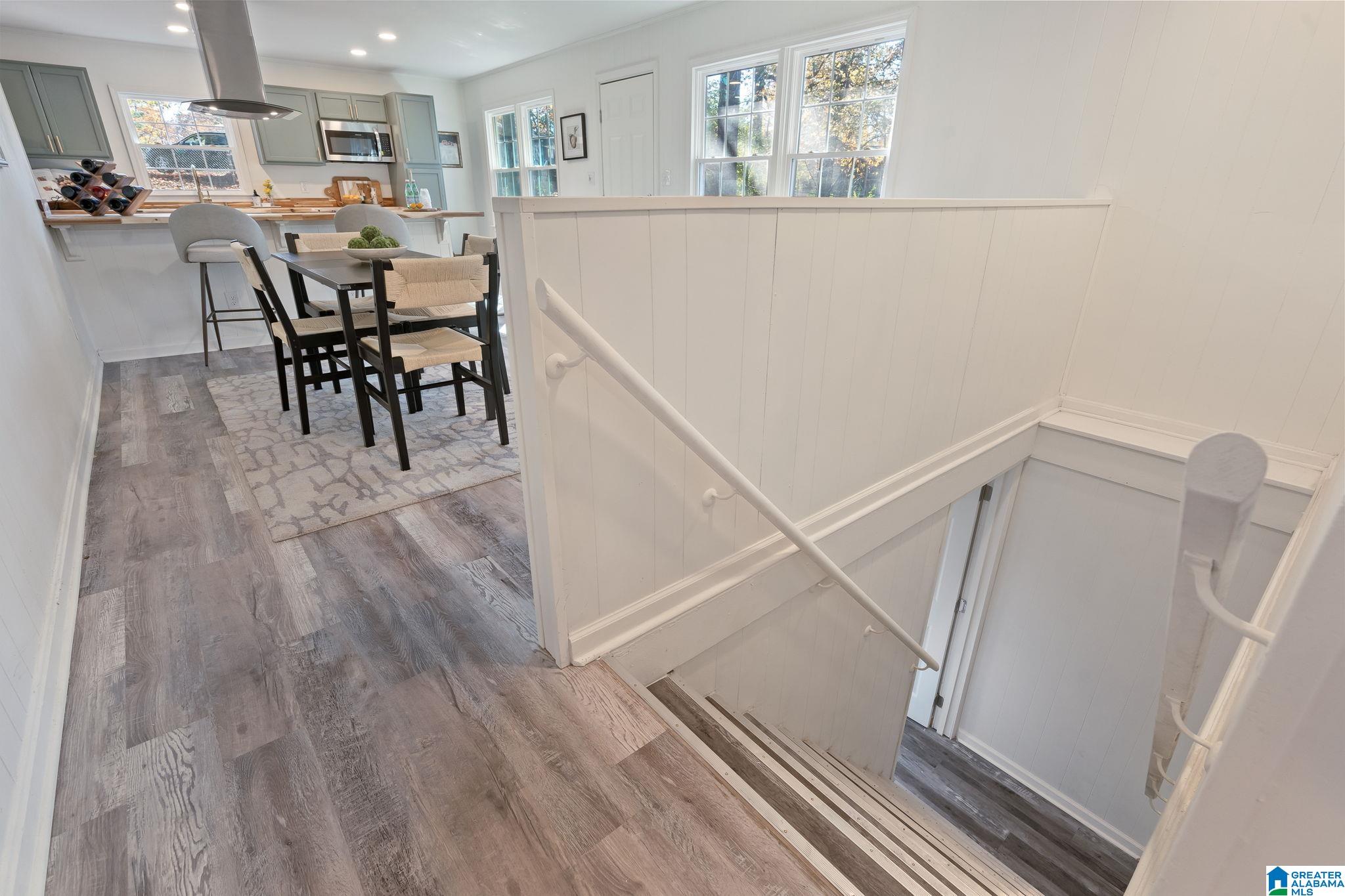 1433 WINOLA LANE