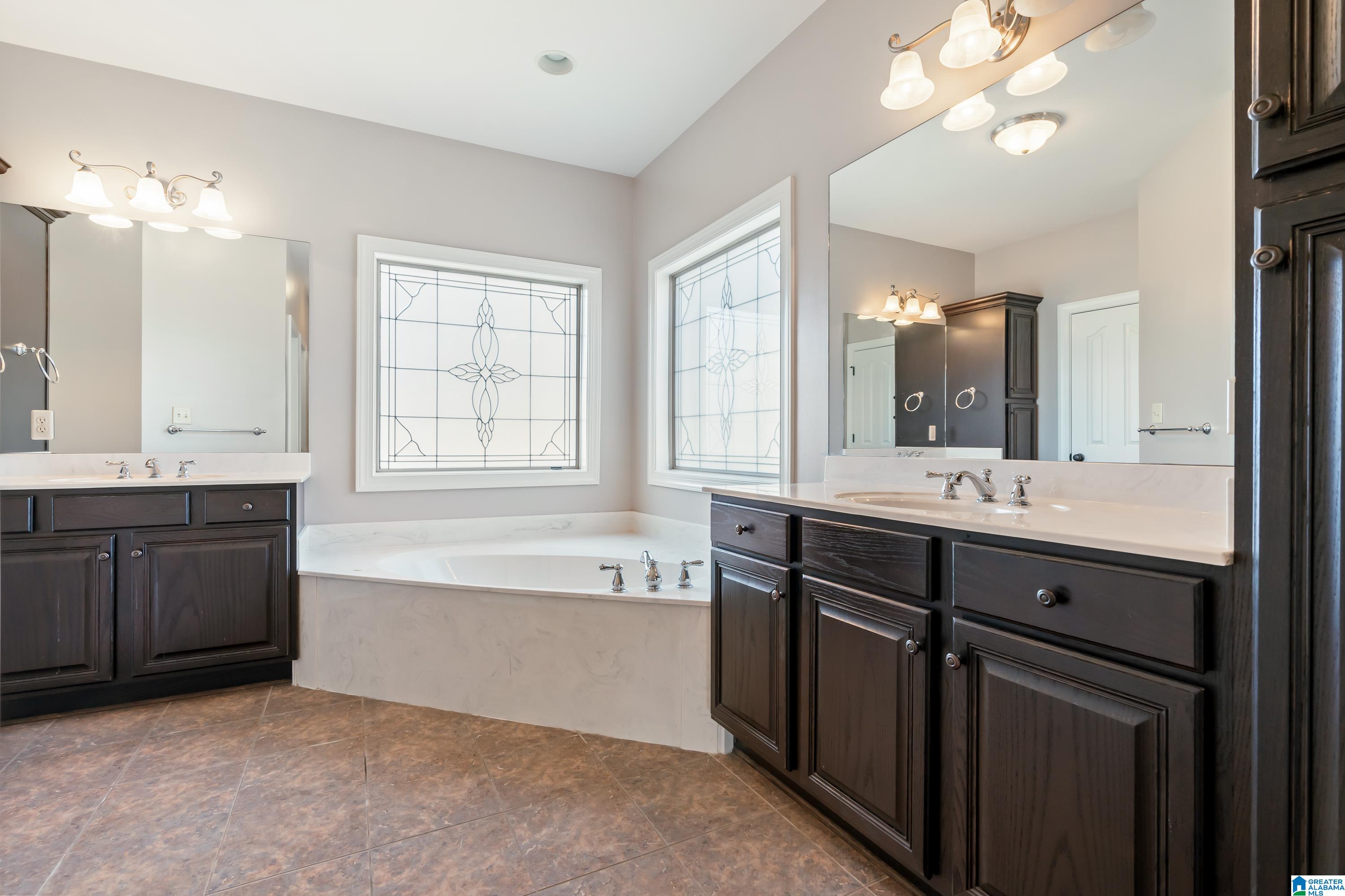 3433 LONE OAK LANE