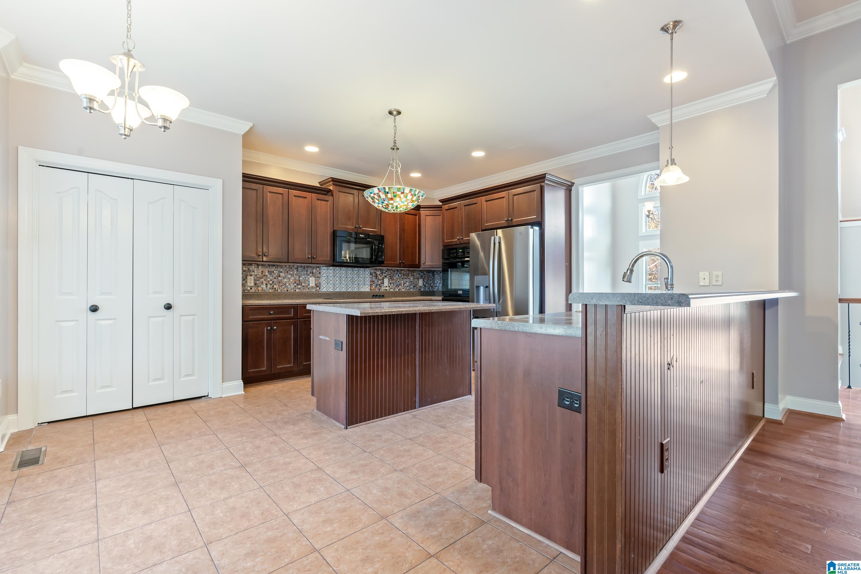 3433 LONE OAK LANE