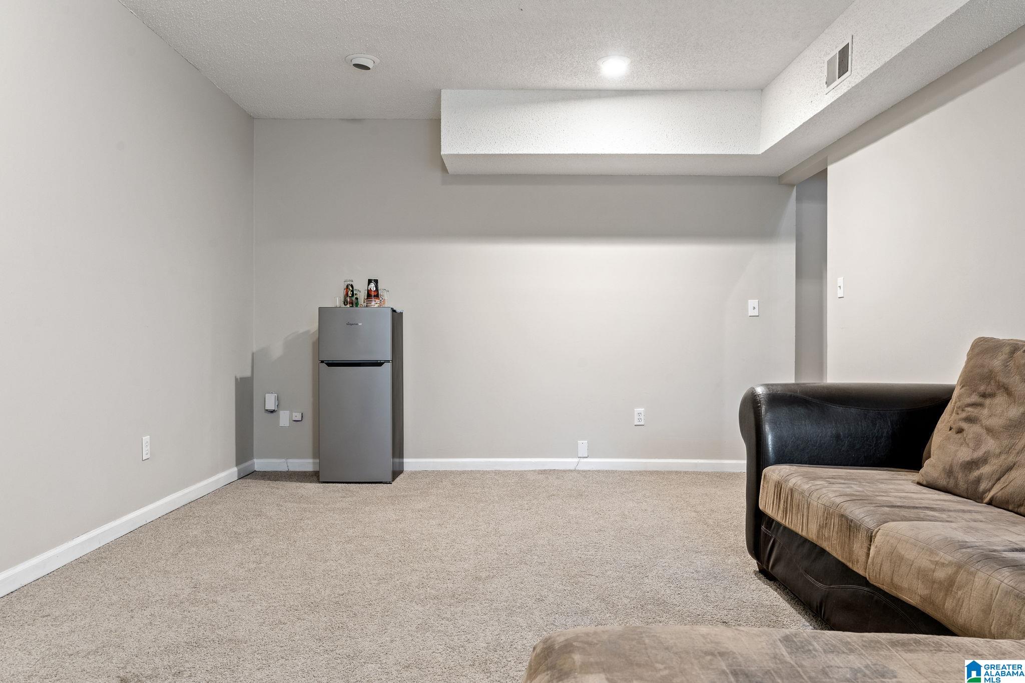 1402 BELMONT LANE