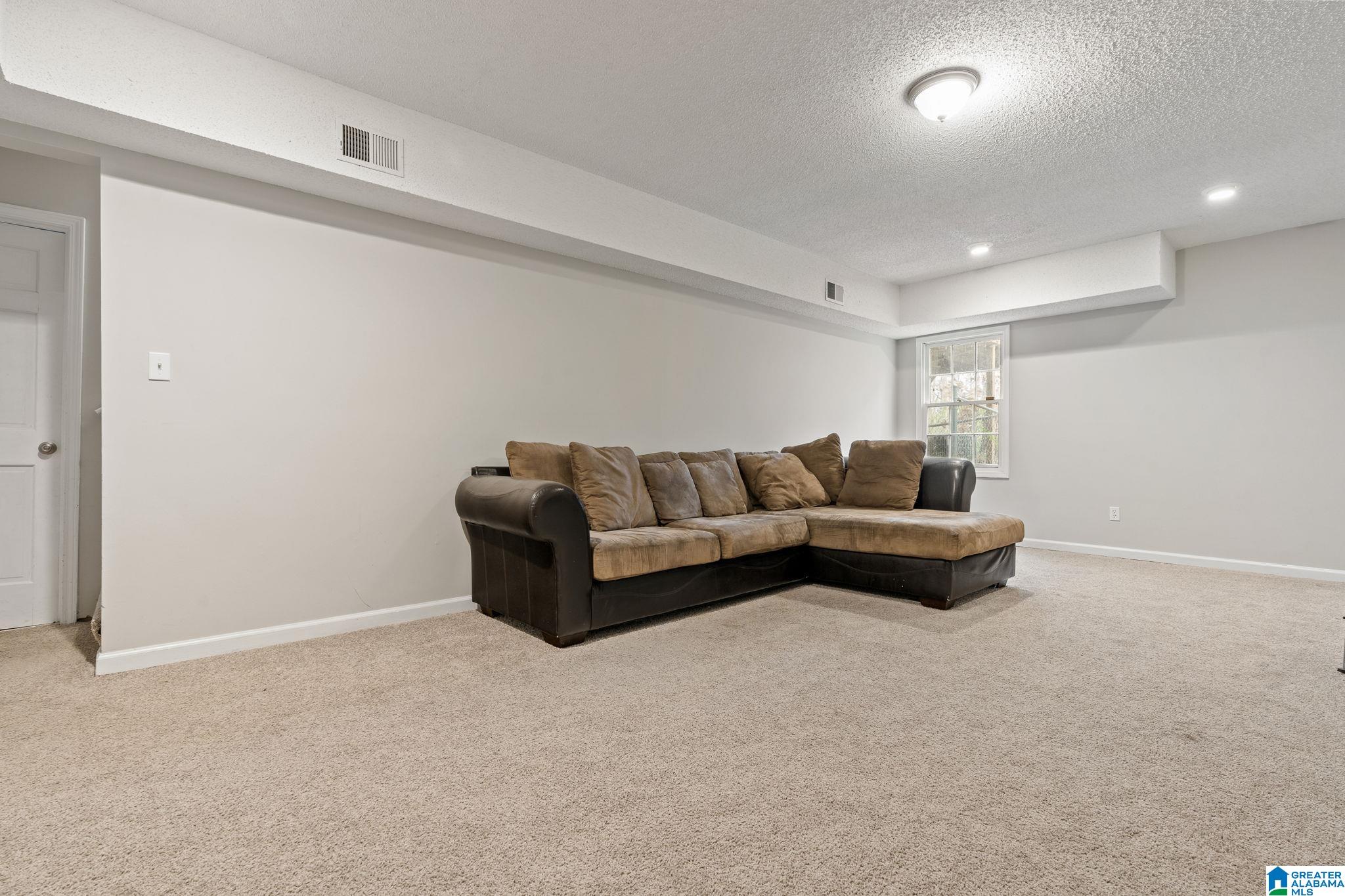 1402 BELMONT LANE