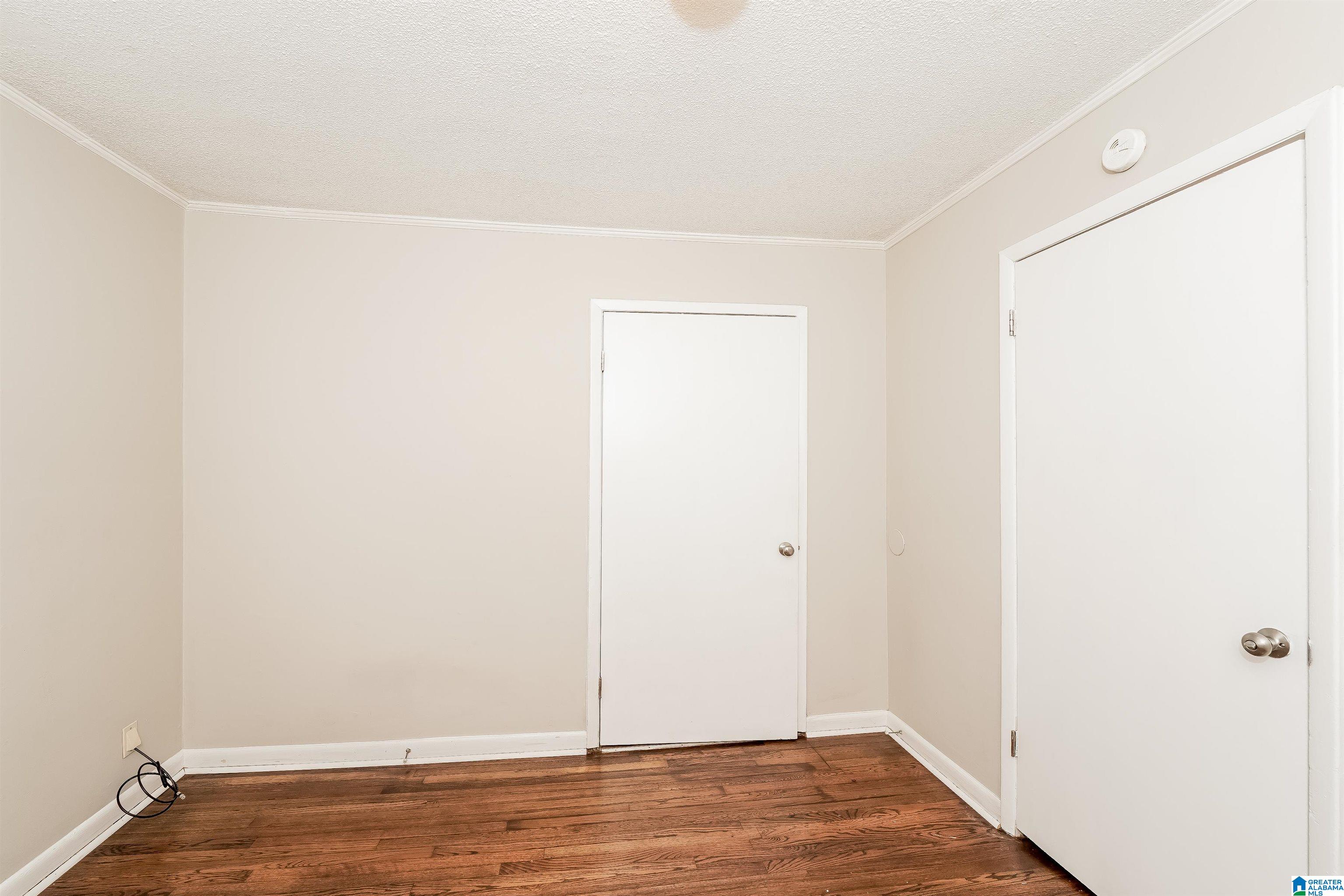 4905 ROBBINS DRIVE