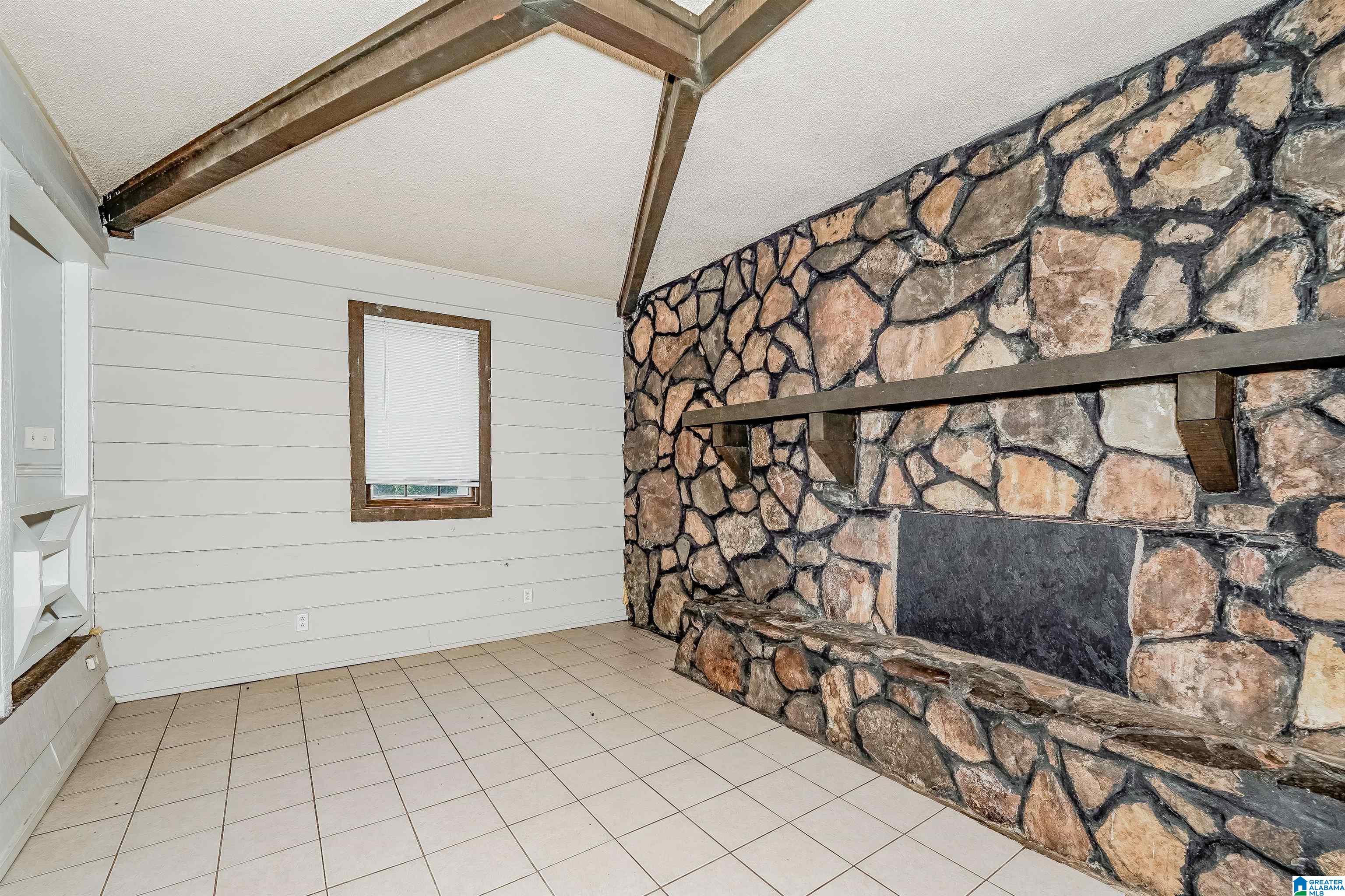 4905 ROBBINS DRIVE