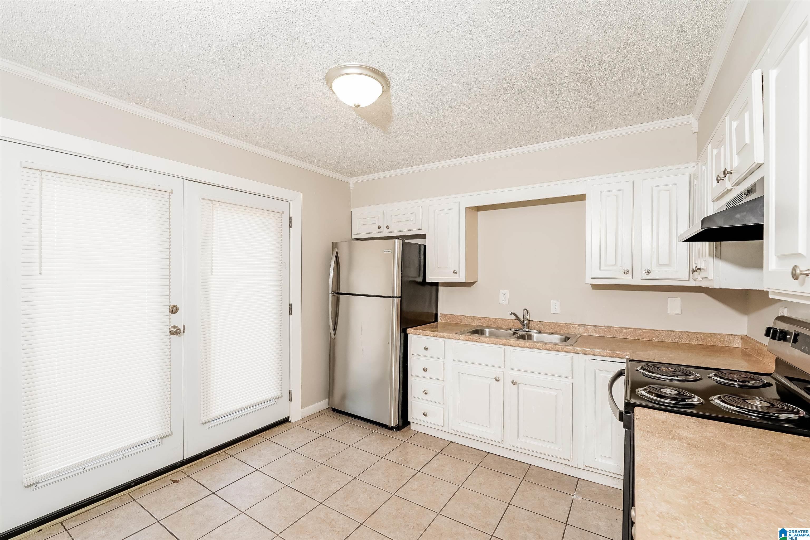 4905 ROBBINS DRIVE
