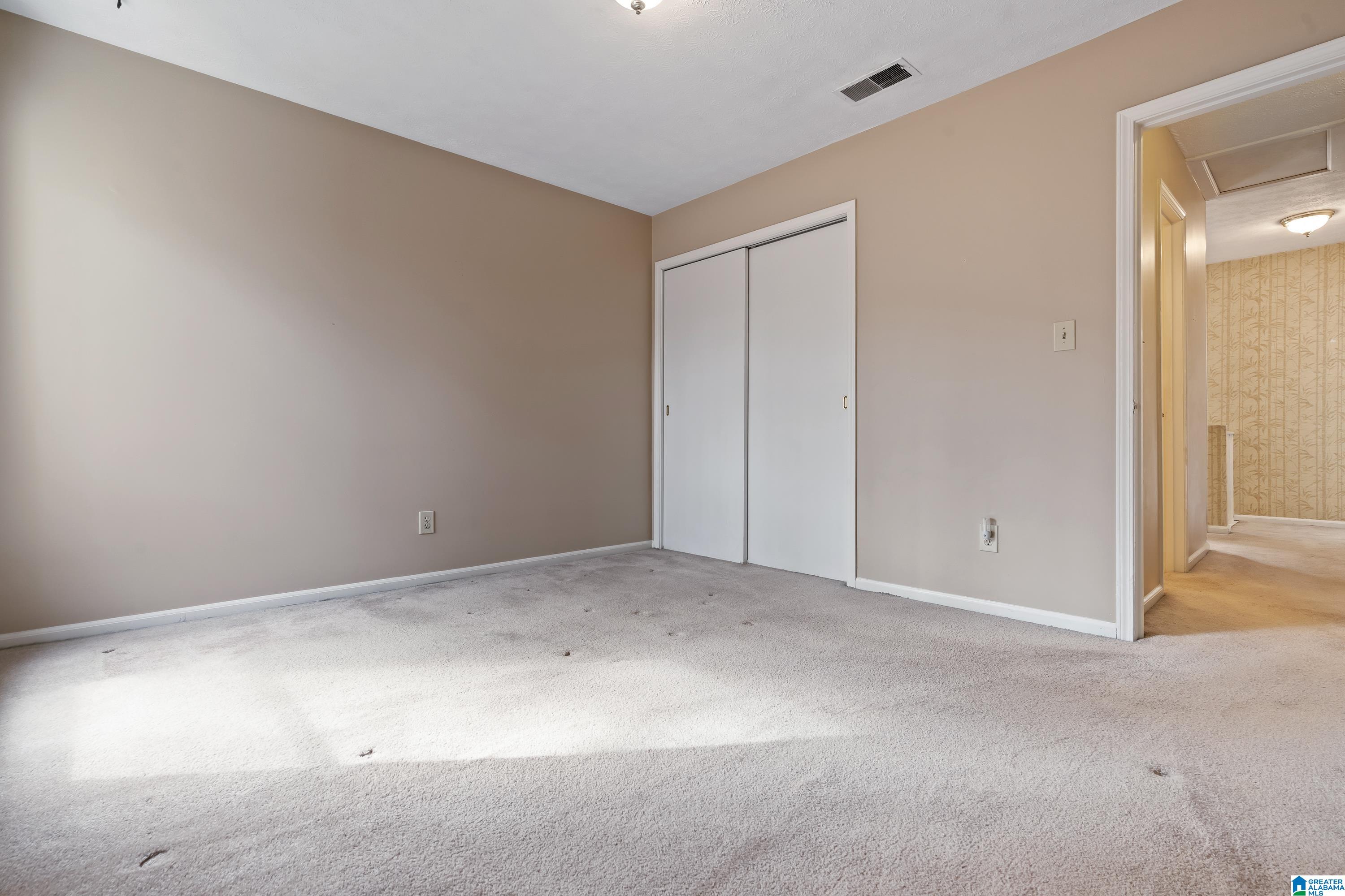 1045 IVY HILLS CIRCLE 1045