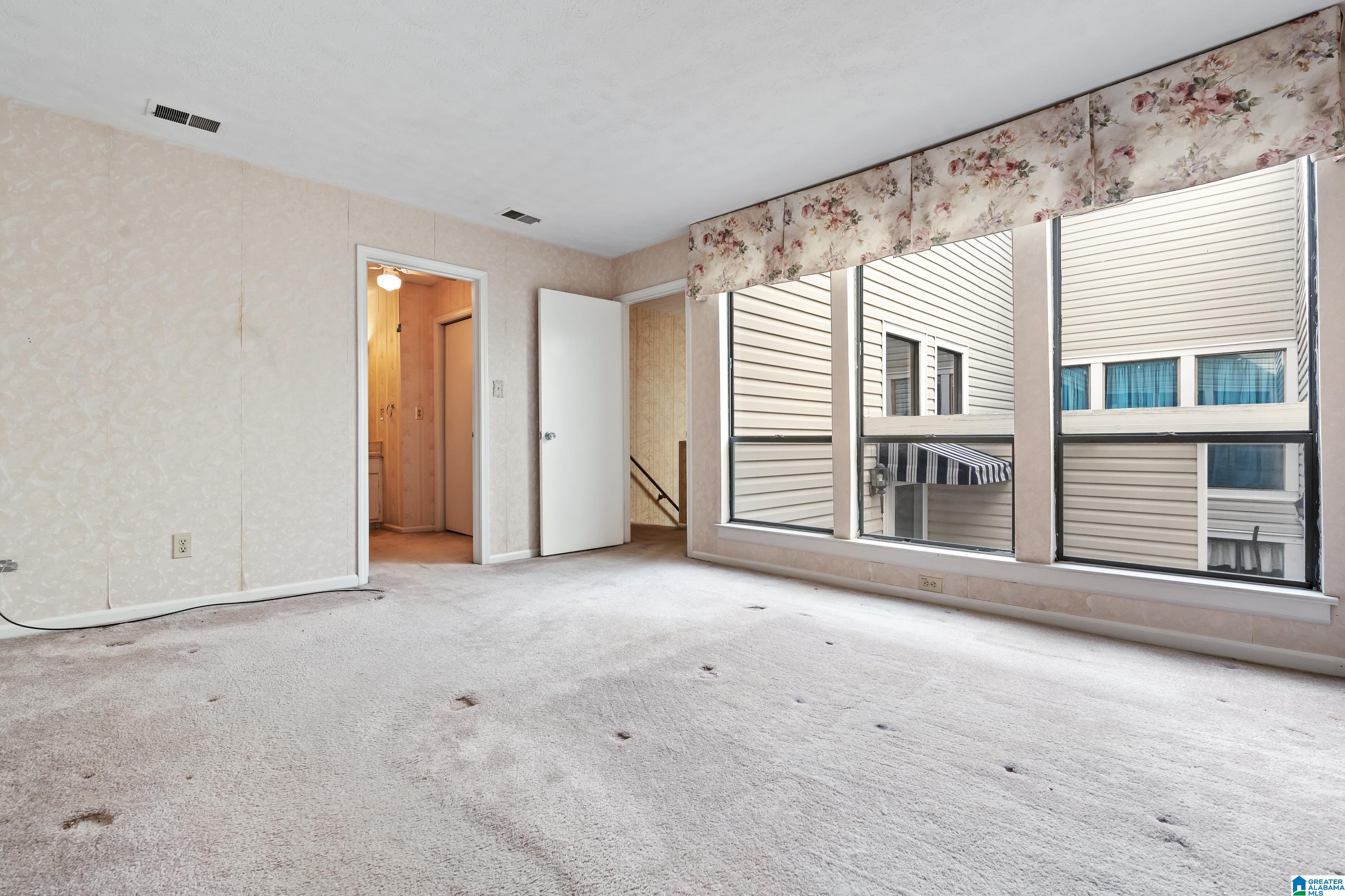 1045 IVY HILLS CIRCLE 1045