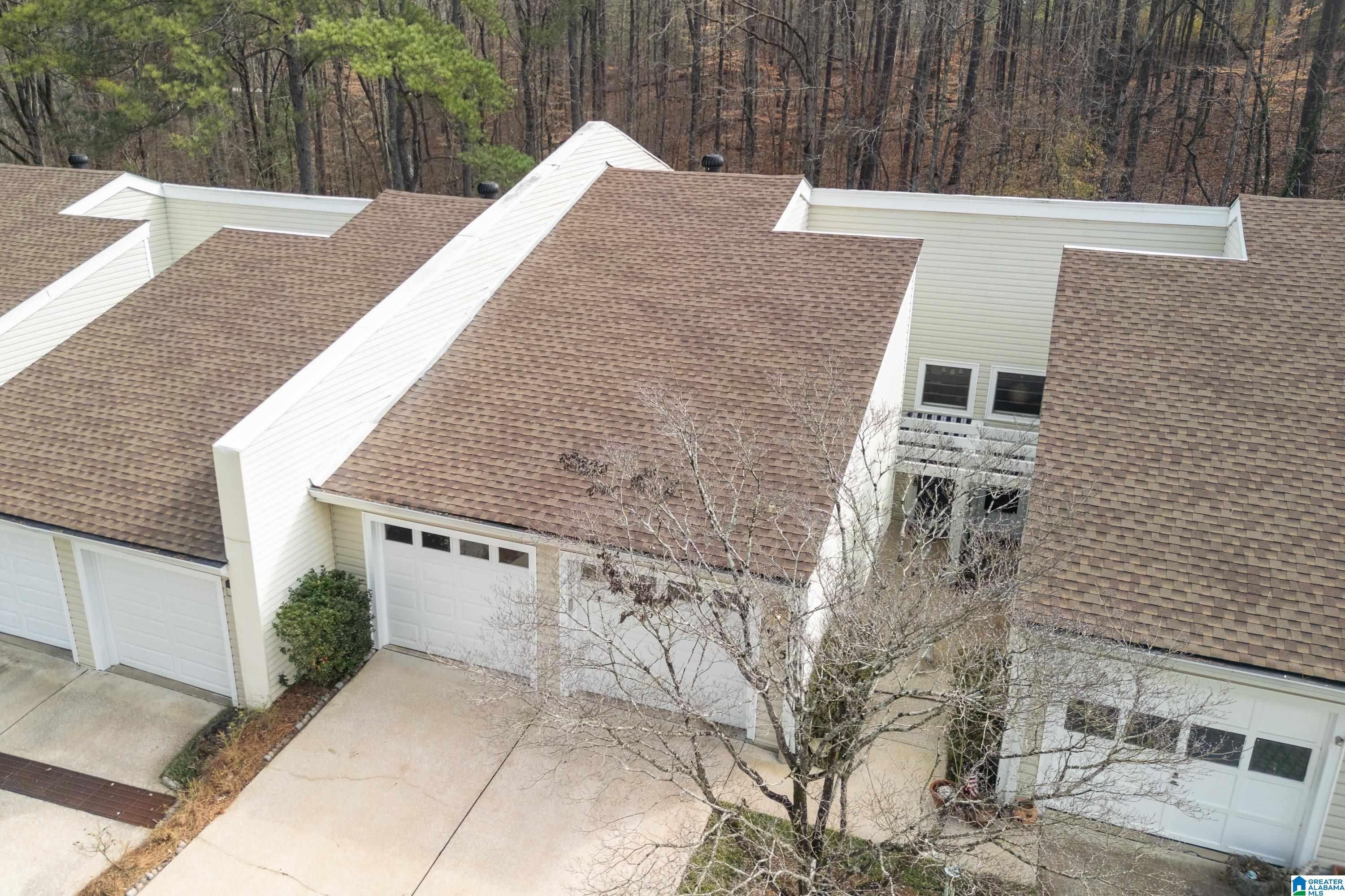1045 IVY HILLS CIRCLE 1045
