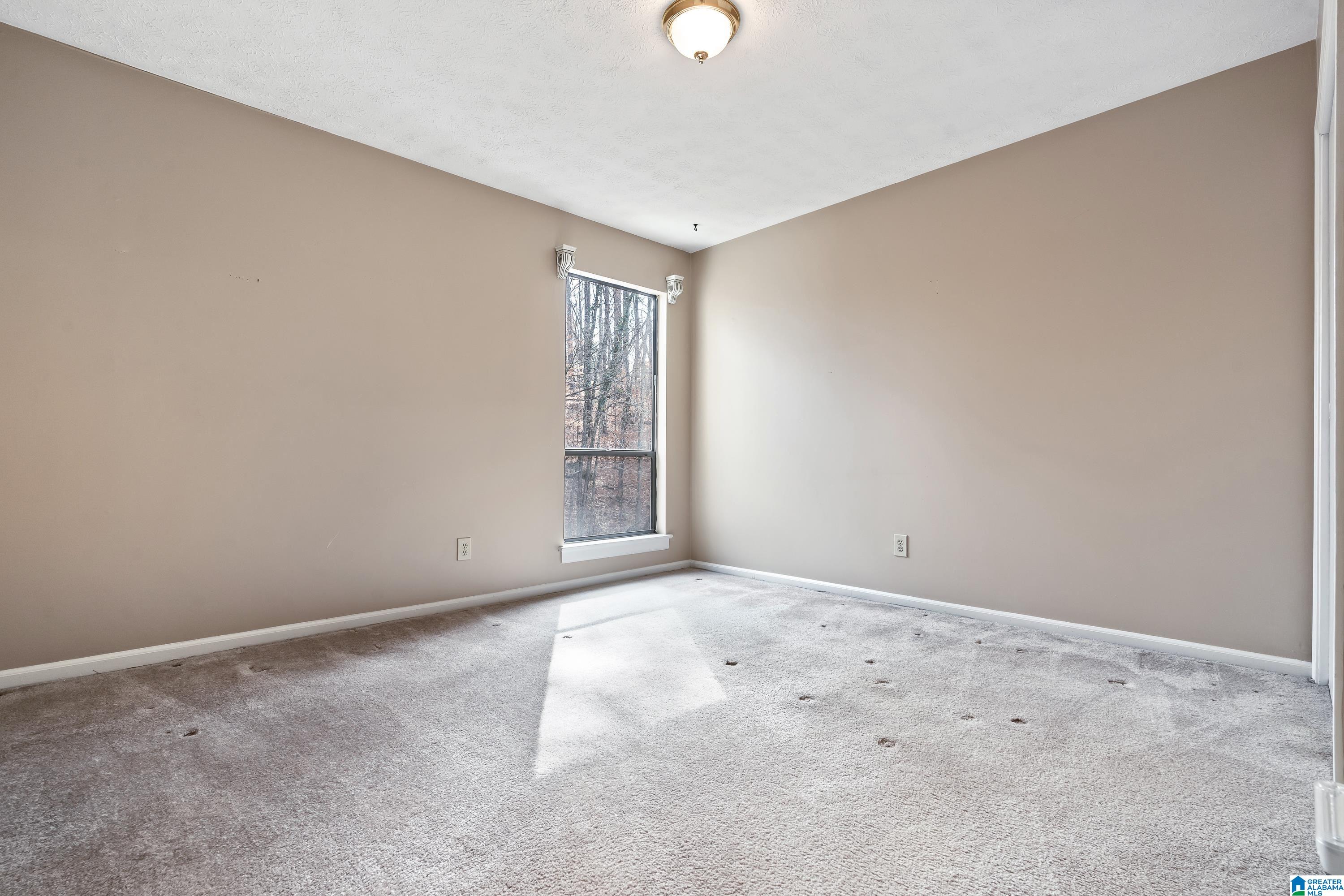 1045 IVY HILLS CIRCLE 1045