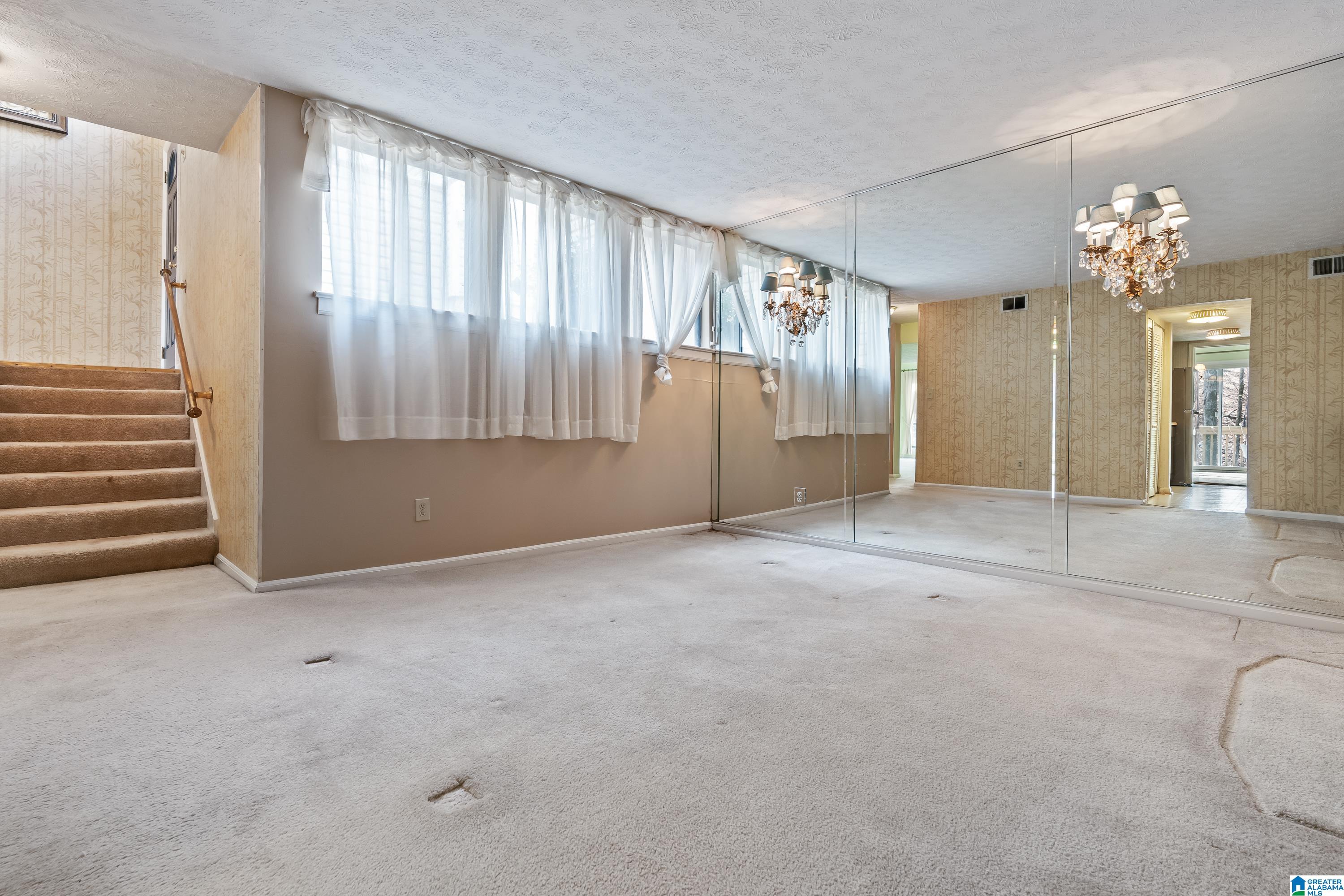 1045 IVY HILLS CIRCLE 1045
