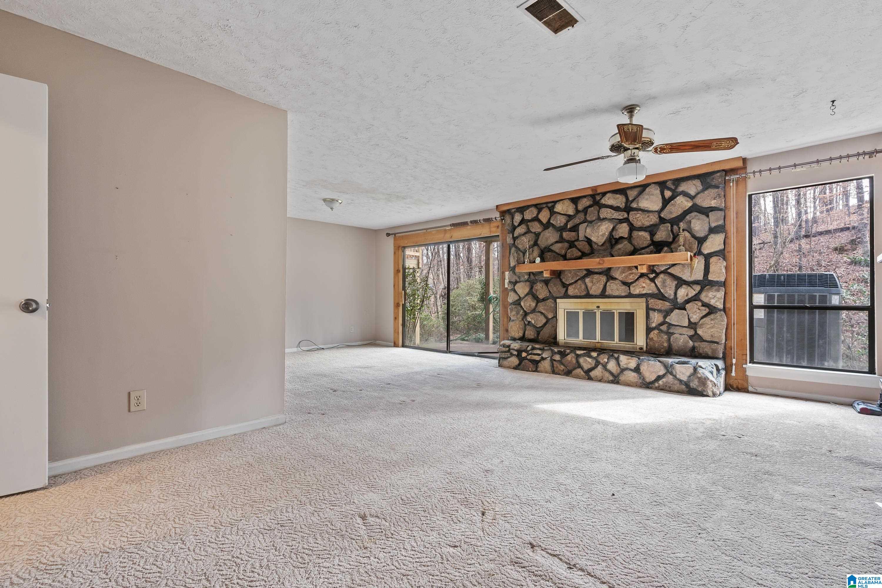 1045 IVY HILLS CIRCLE 1045