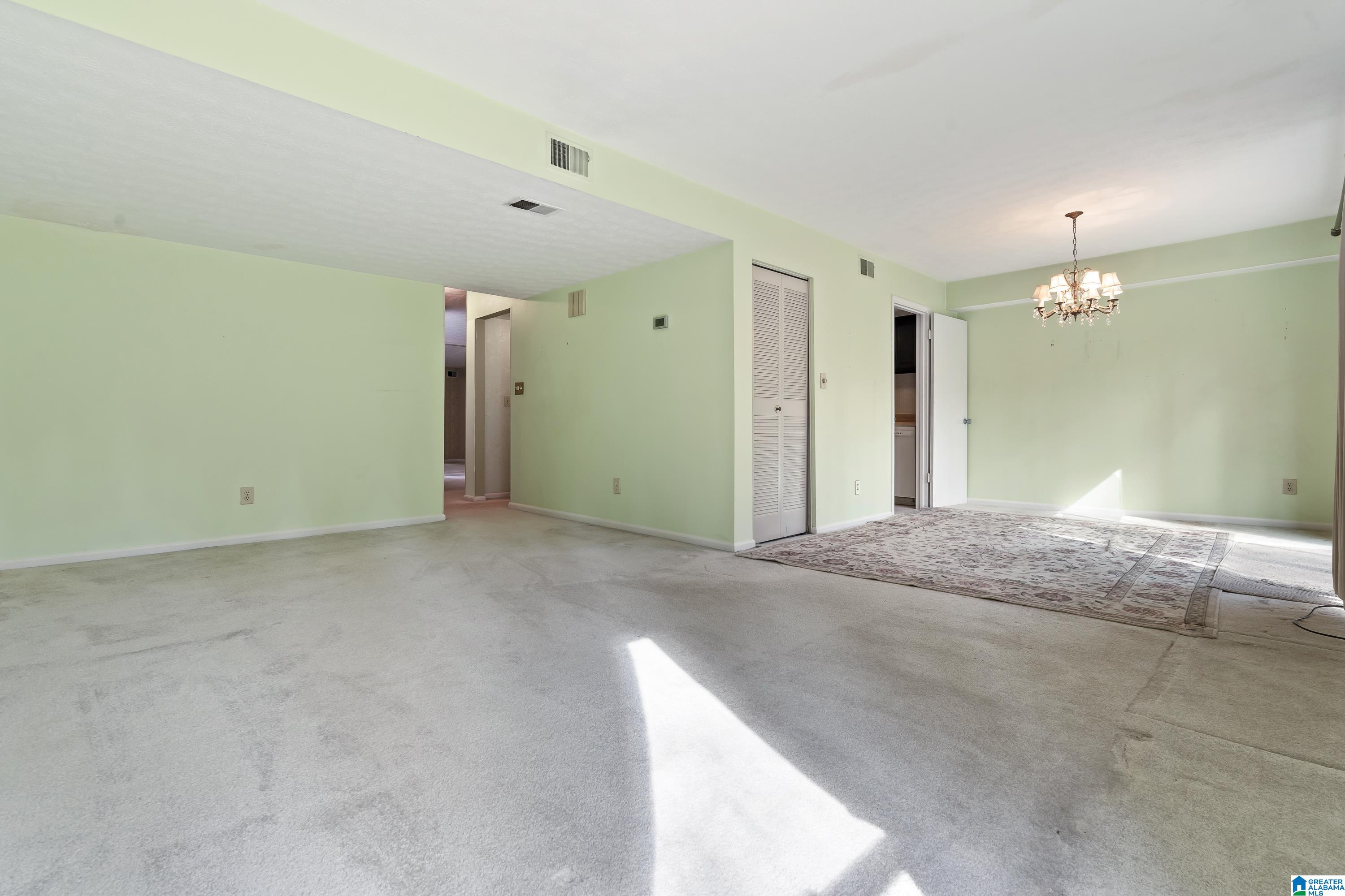 1045 IVY HILLS CIRCLE 1045