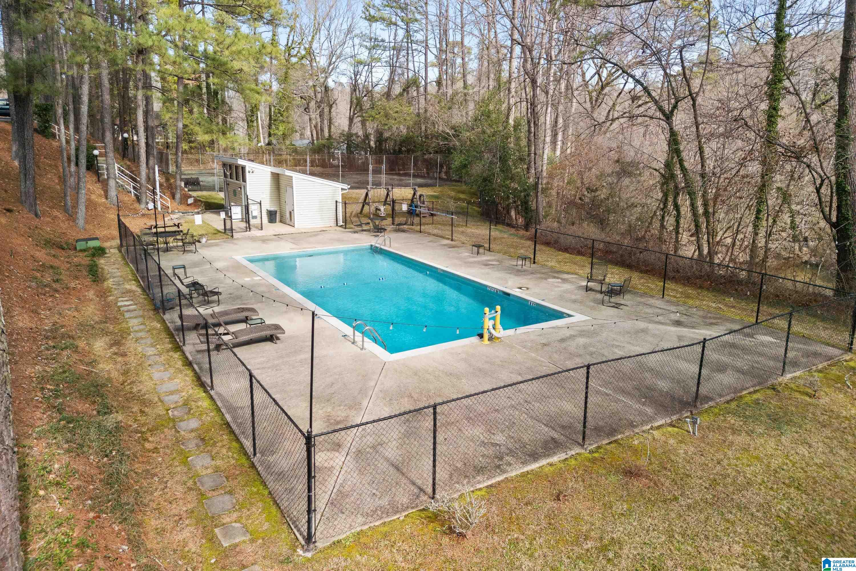 1045 IVY HILLS CIRCLE 1045