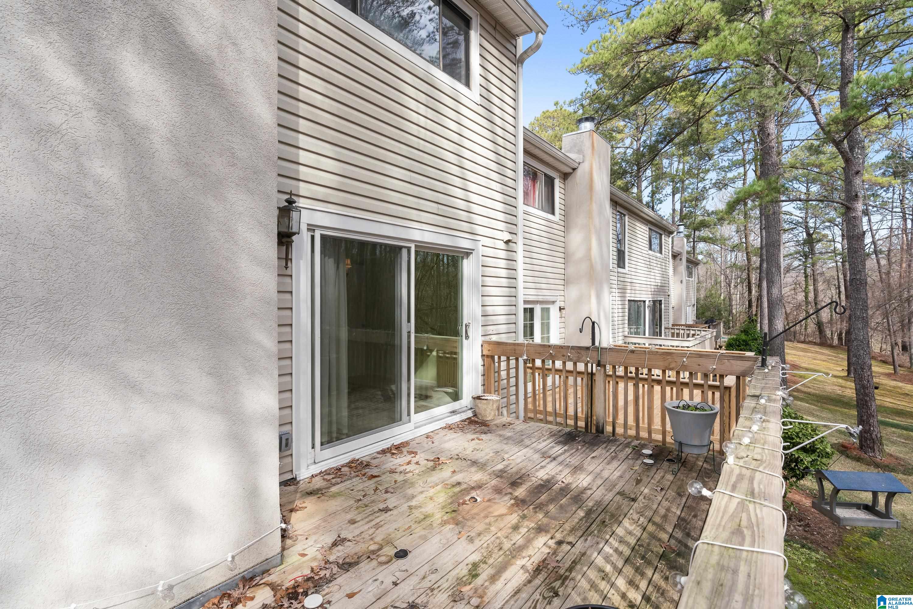 1045 IVY HILLS CIRCLE 1045