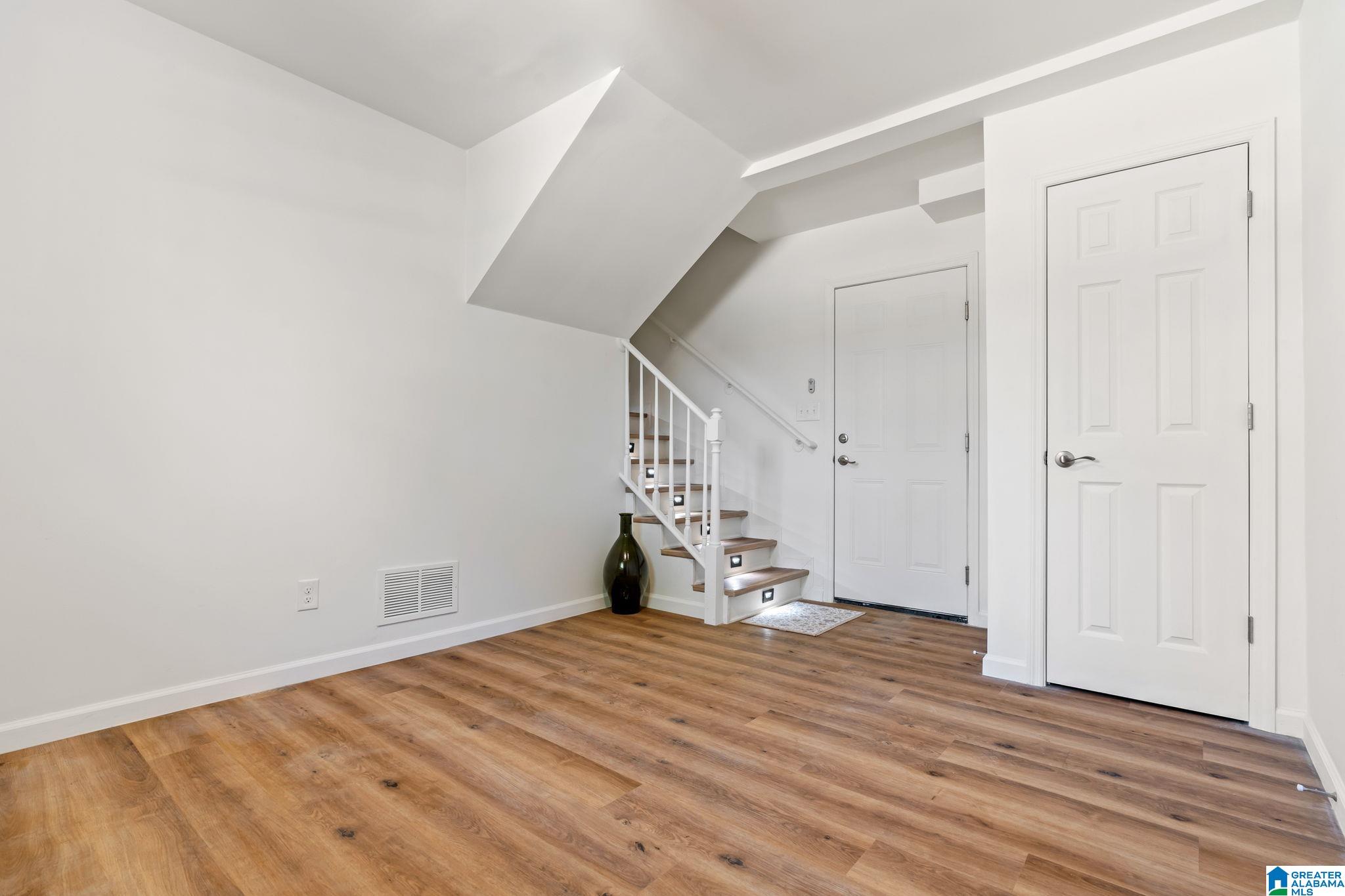 513 OVERHILL DRIVE